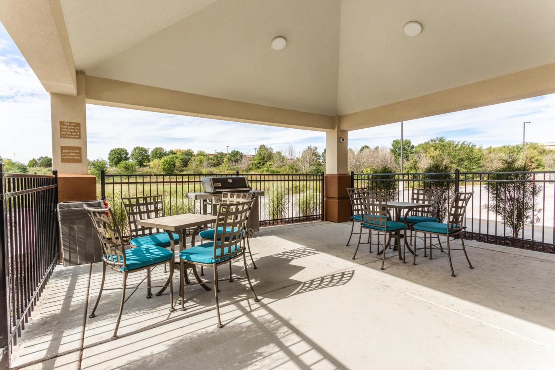 Candlewood Suites - Davenport by IHG photo 7