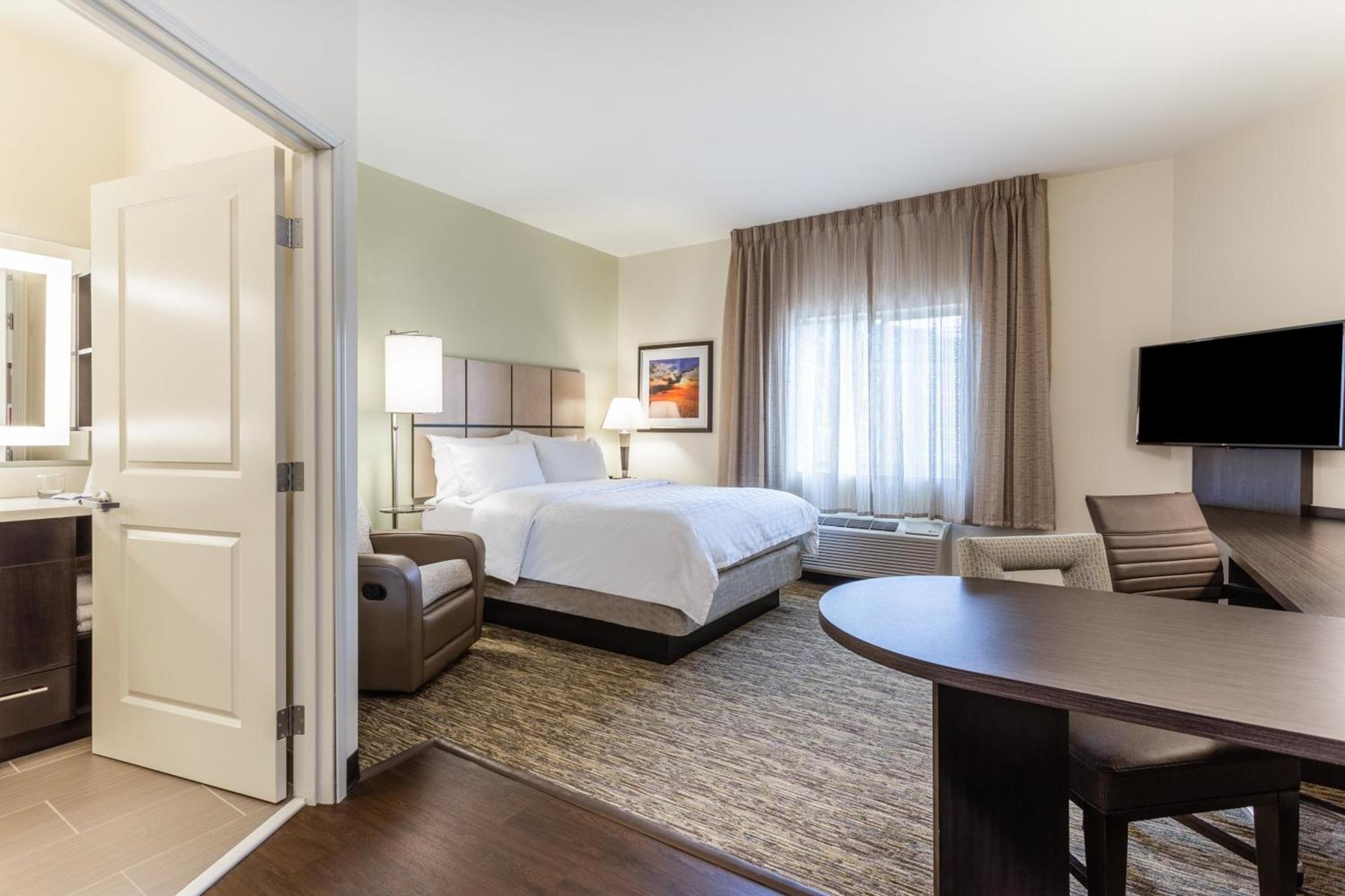 Candlewood Suites - Davenport by IHG photo 25
