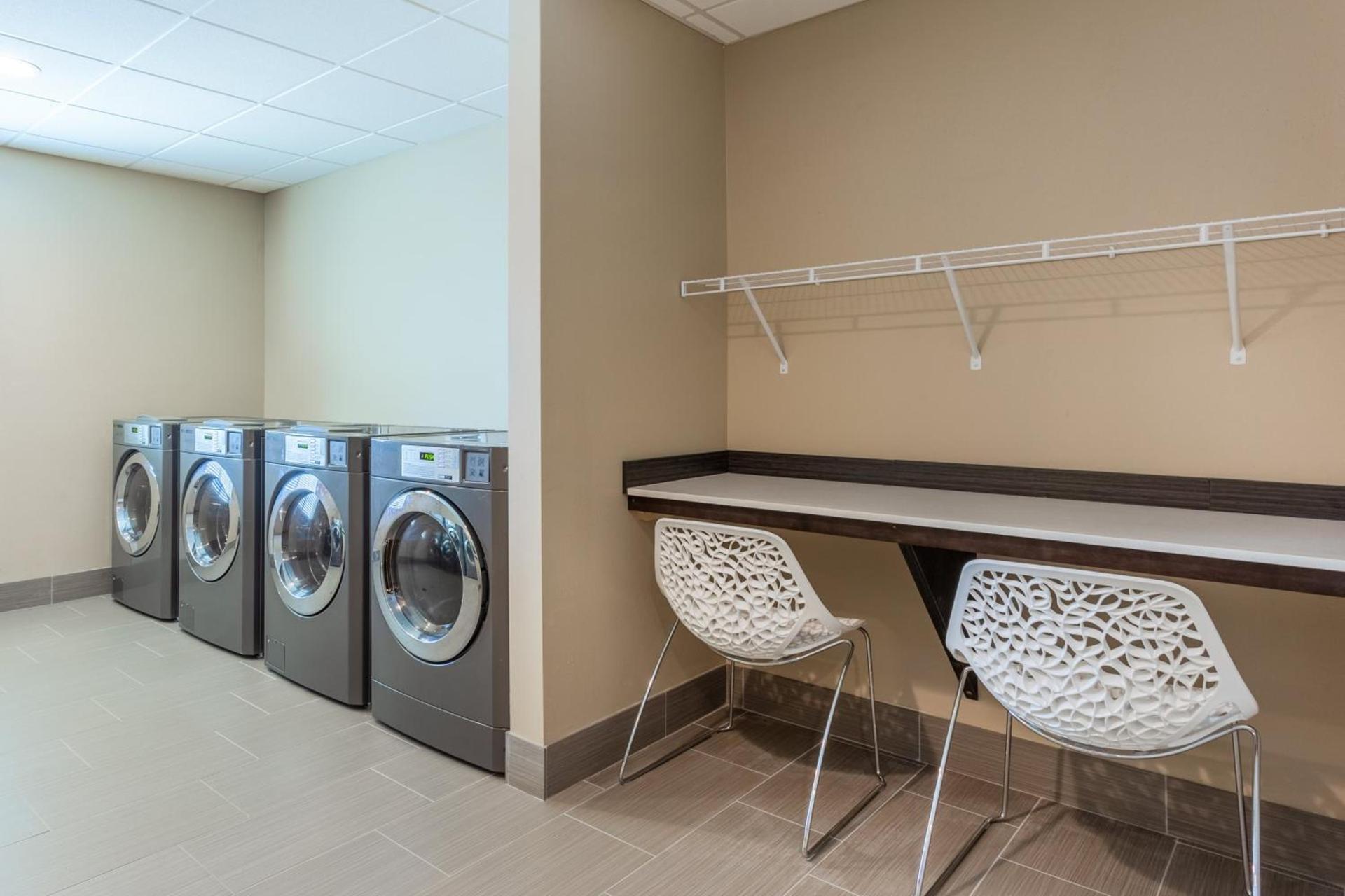 Candlewood Suites - Davenport by IHG photo 5