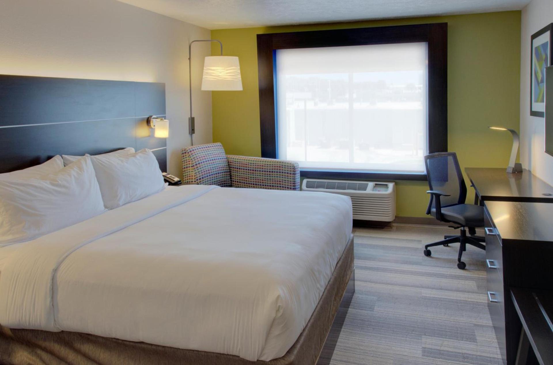 Holiday Inn Express & Suites Le Mars by IHG photo 29