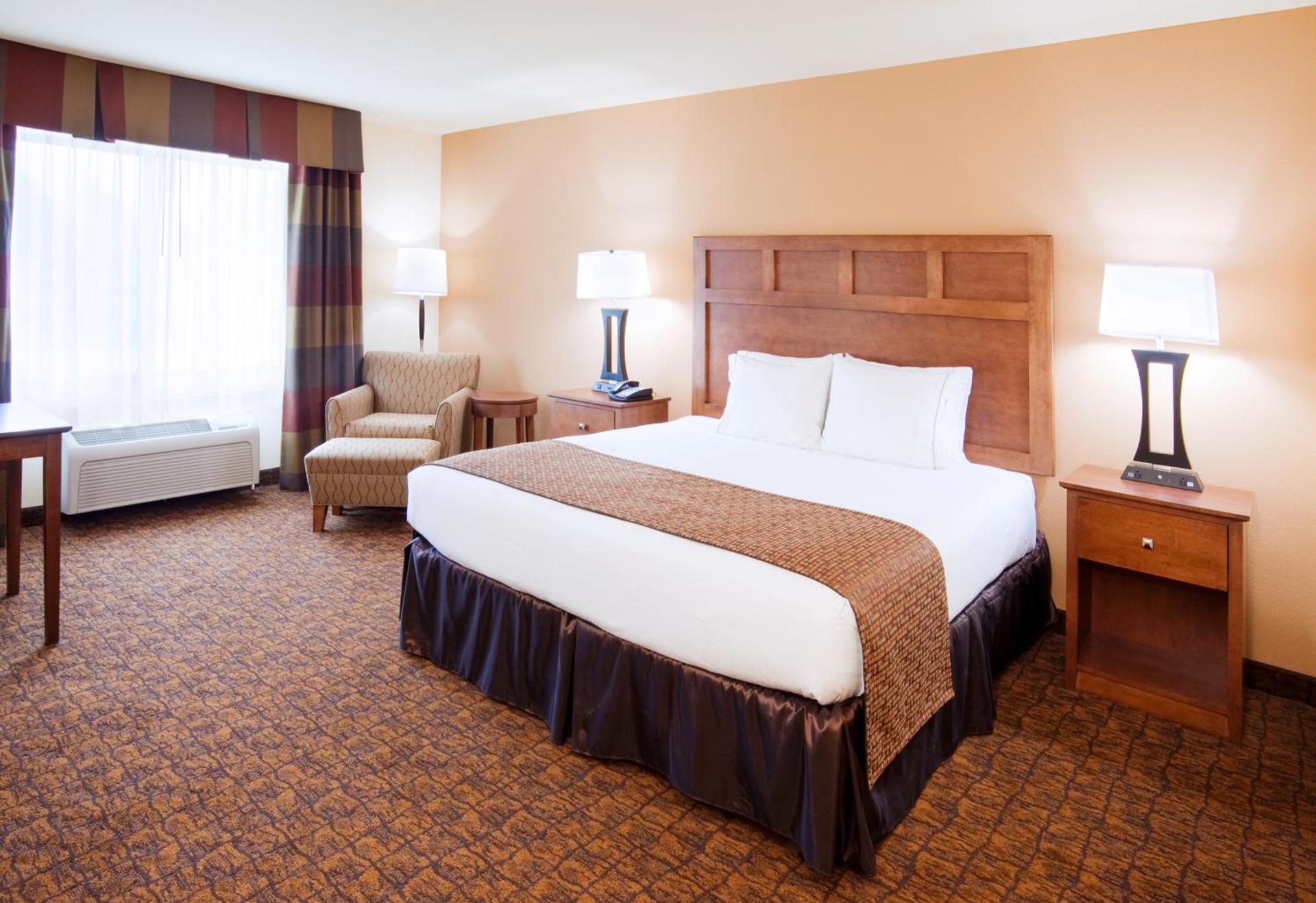 Holiday Inn Express Hotel & Suites Mount Airy by IHG photo 8
