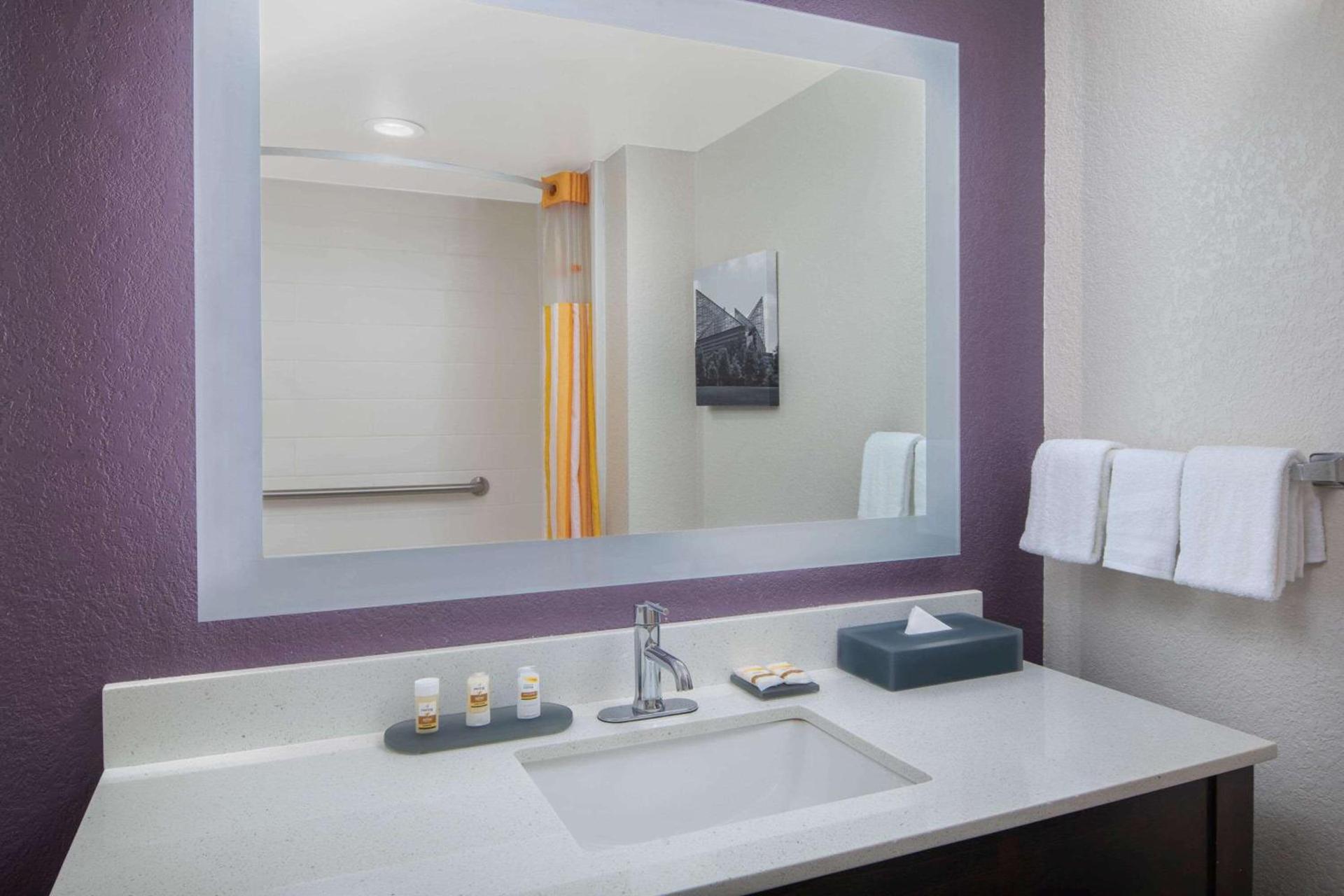 La Quinta by Wyndham Chattanooga - East Ridge photo 14