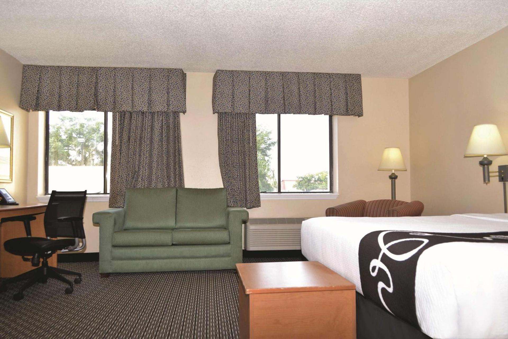 La Quinta by Wyndham Tampa Fairgrounds - Casino photo 28