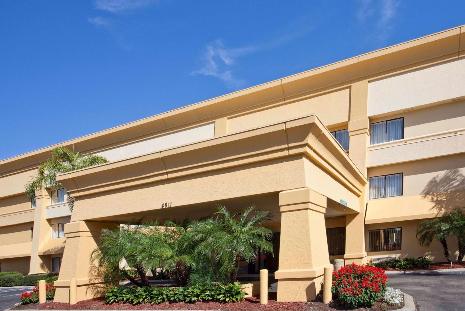 La Quinta by Wyndham Tampa Fairgrounds - Casino photo 43