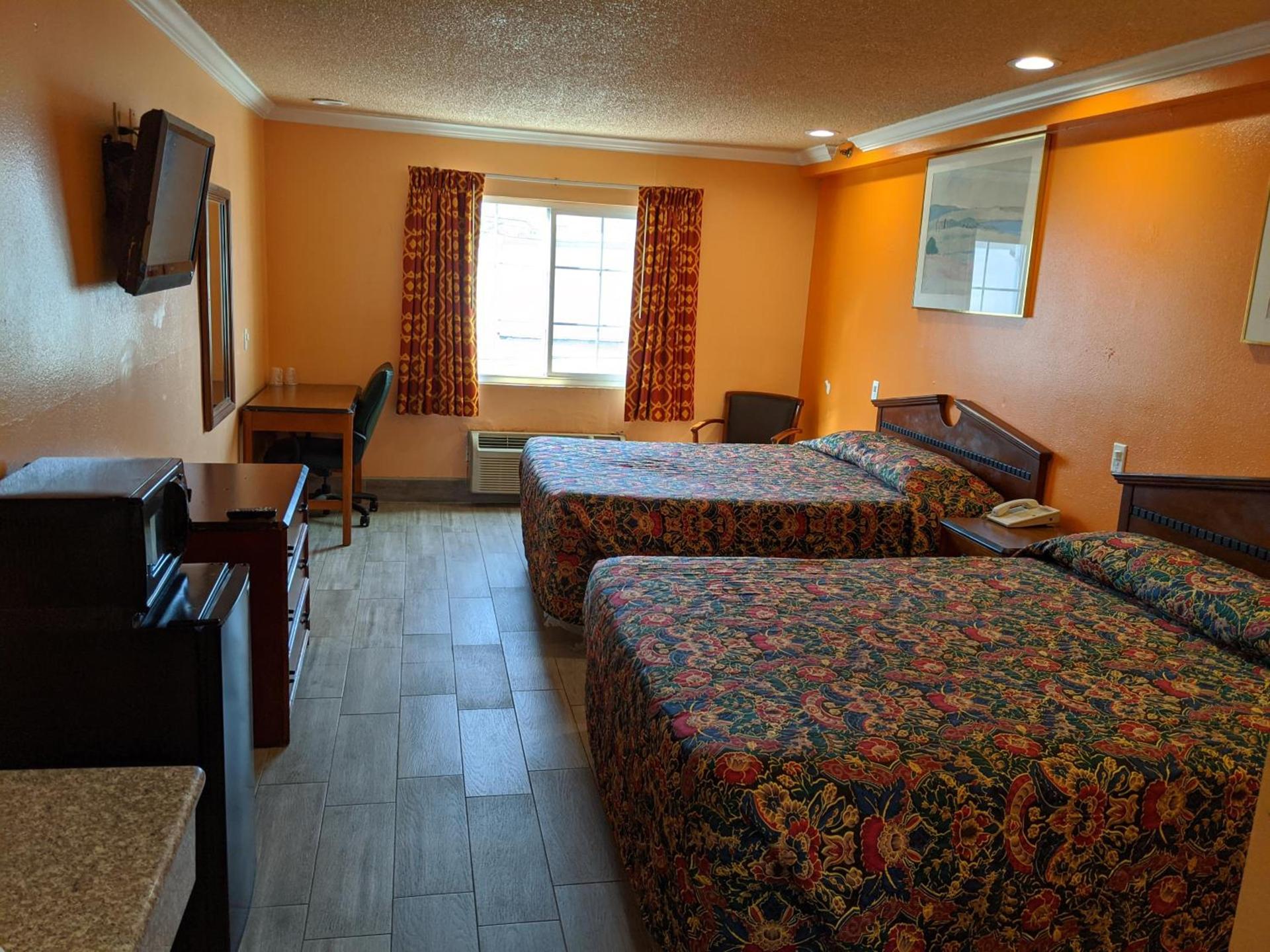 Passport Inn & Suites photo 7