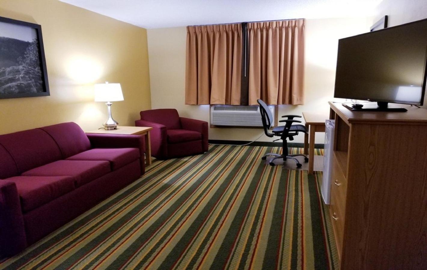 Super 8 by Wyndham Ottawa Starved Rock photo 21