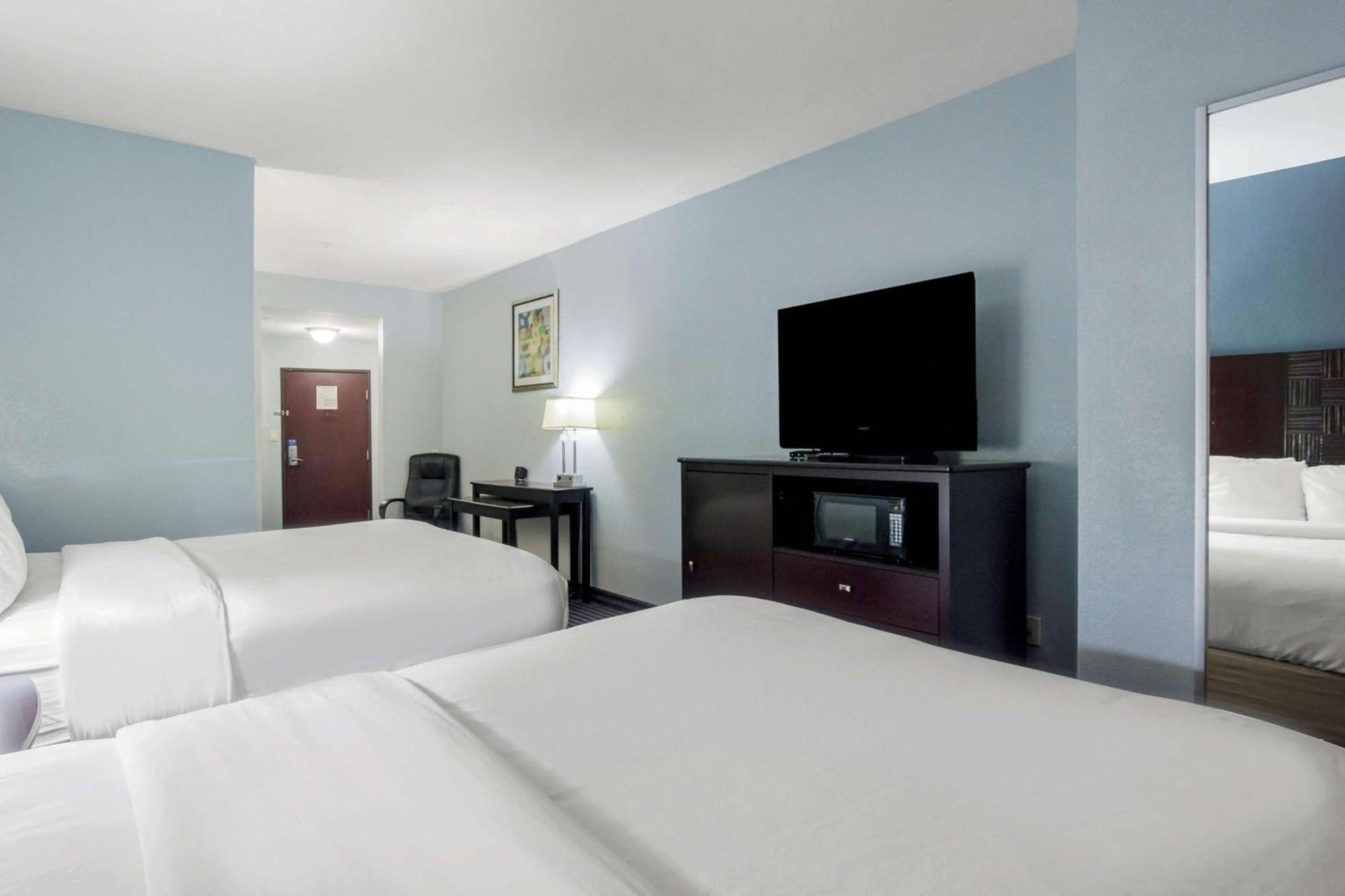 Baymont by Wyndham Mineral Wells photo 8