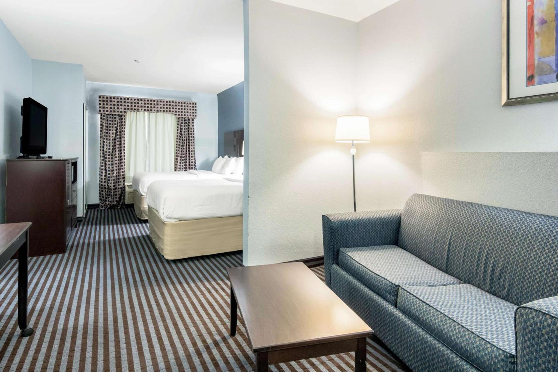 Baymont by Wyndham Mineral Wells photo 9
