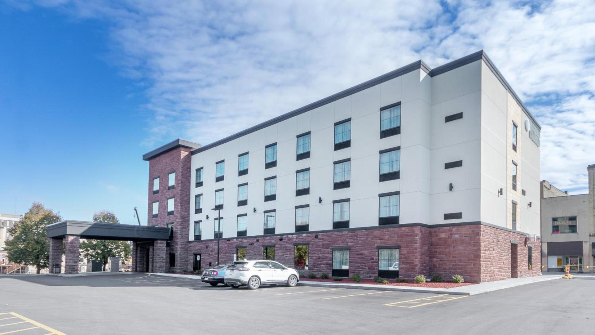 Cobblestone Hotel & Suites - Janesville — hotel in Janesville