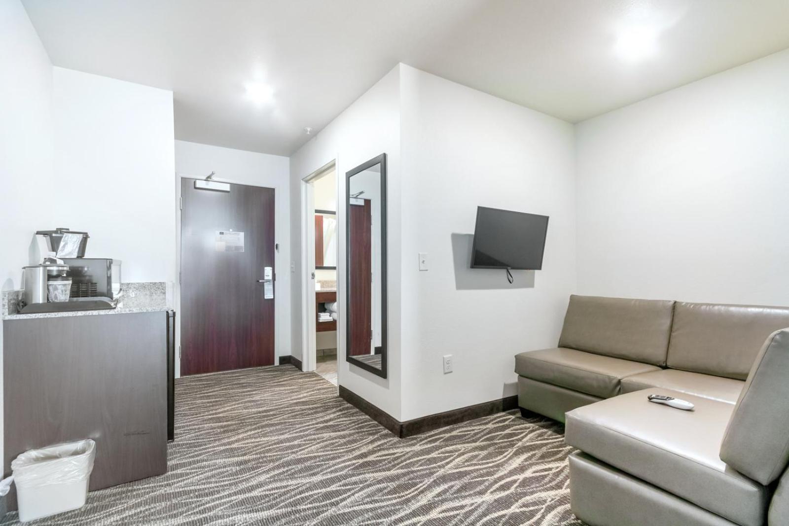 Cobblestone Hotel & Suites - Janesville photo 17