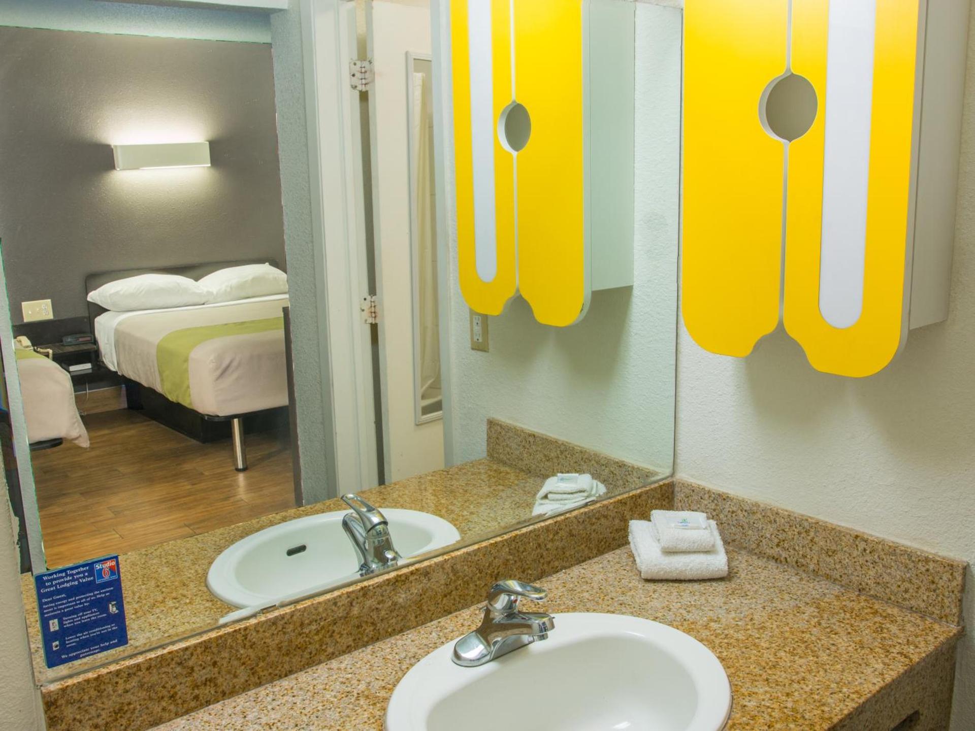 Studio 6-San Antonio, TX - Lackland AFB photo 40