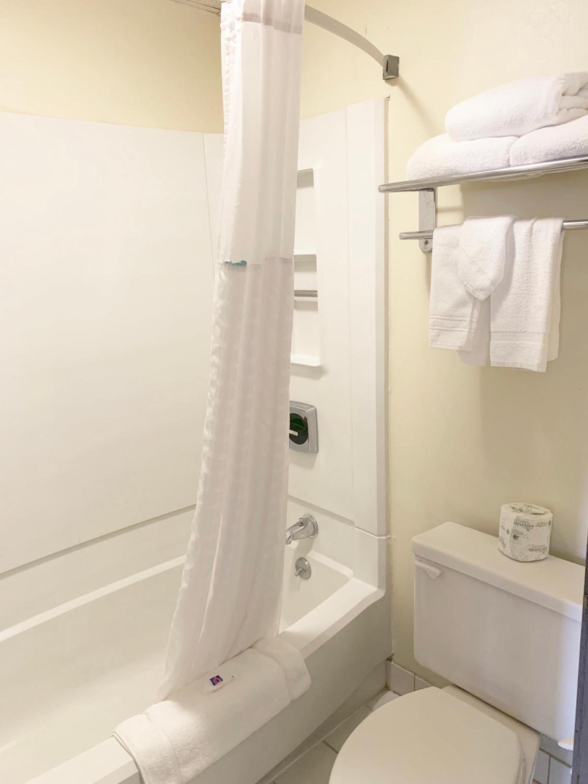 Motel 6 McGraw, NY - Cortland photo 25