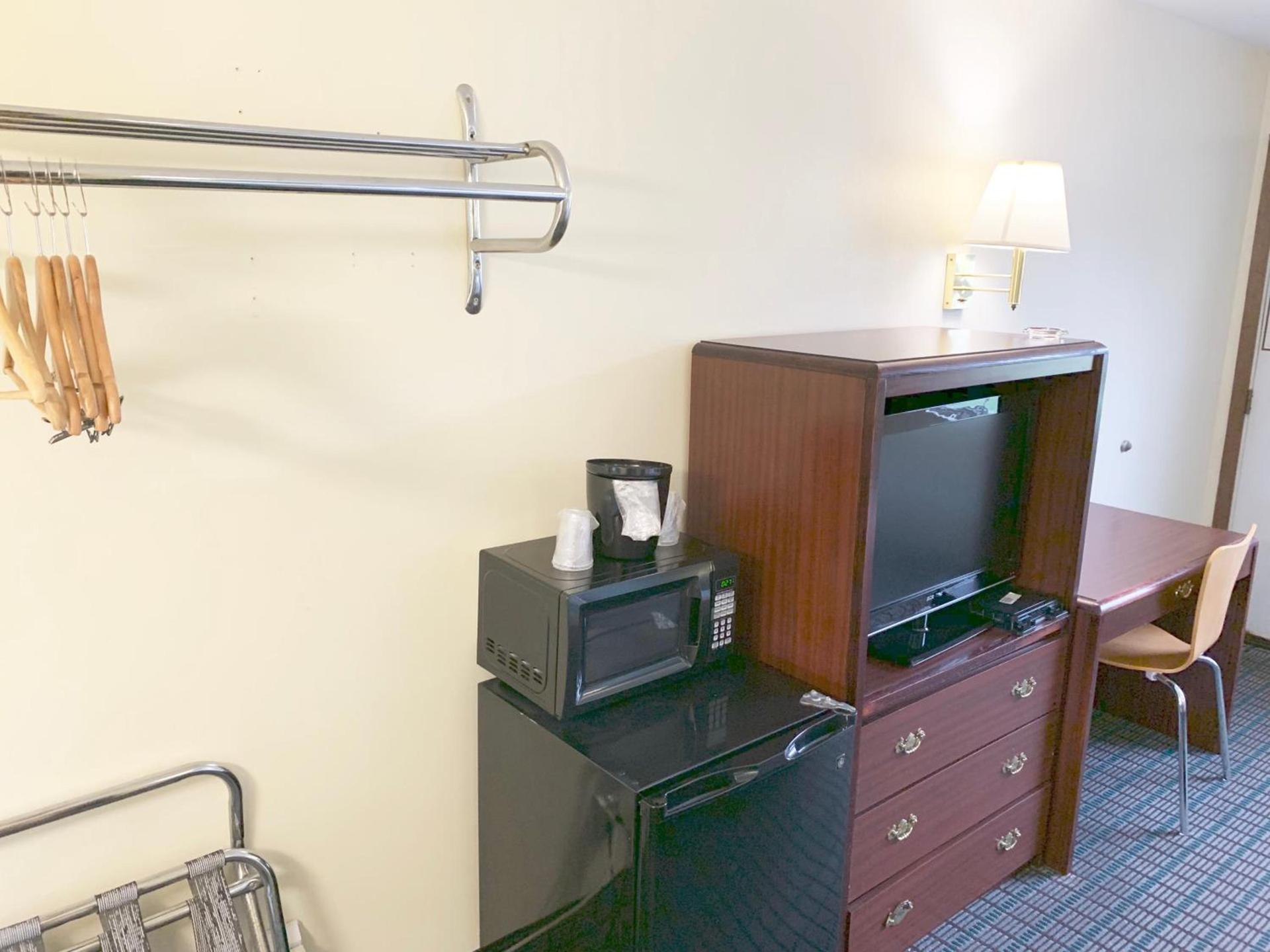 Motel 6 McGraw, NY - Cortland photo 29