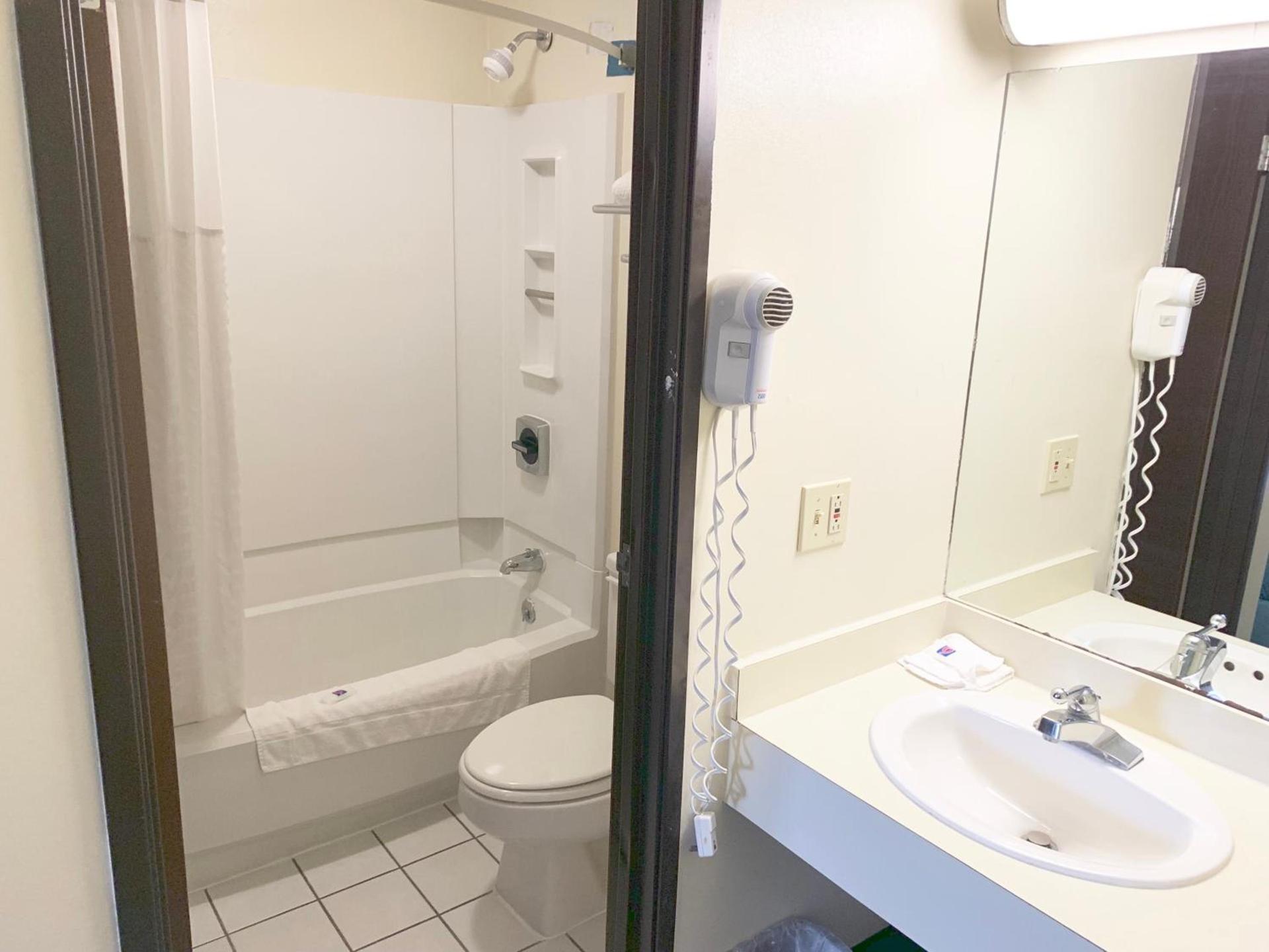 Motel 6 McGraw, NY - Cortland photo 30