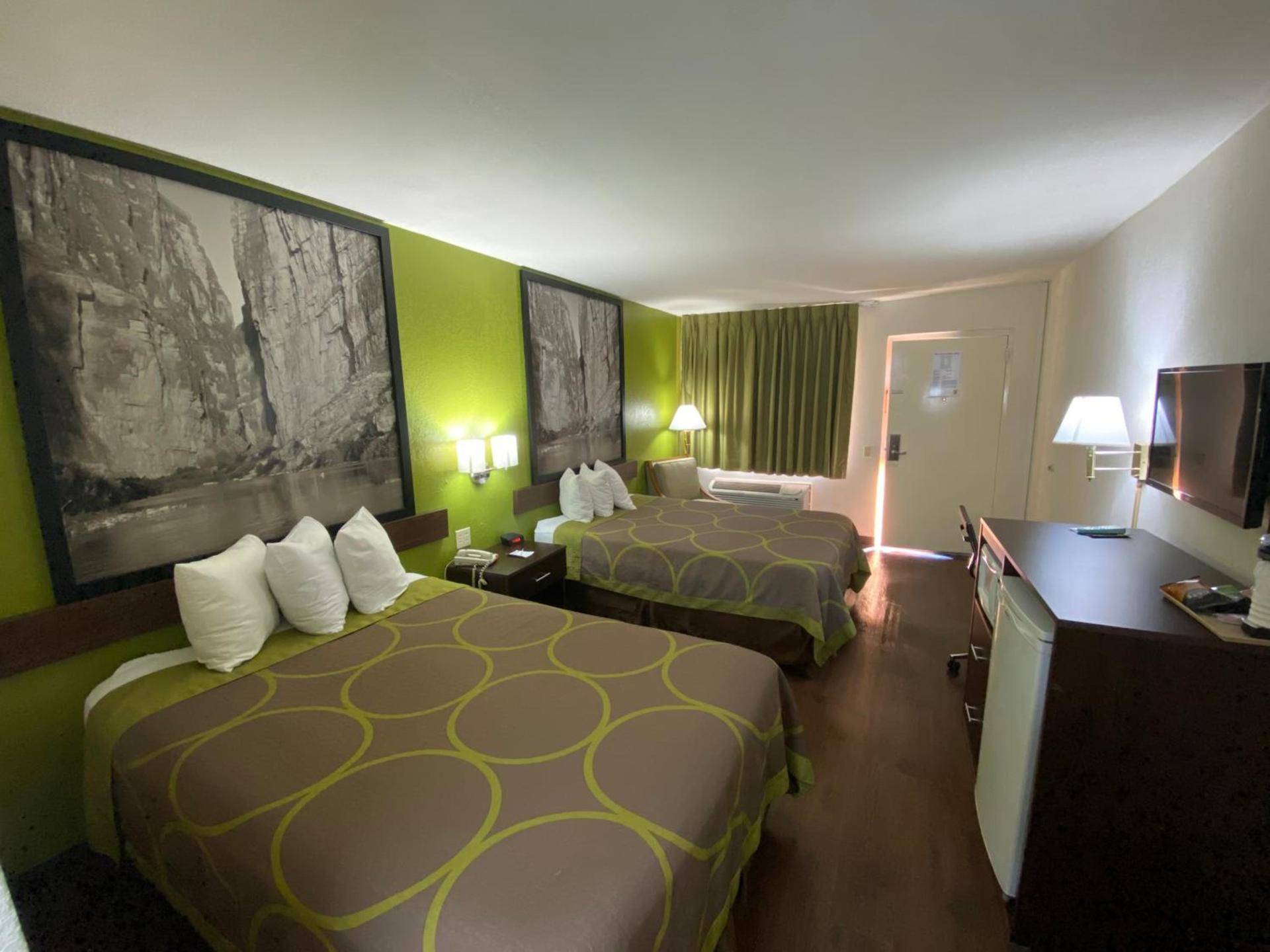 Super 8 by Wyndham El Paso Airport photo 35