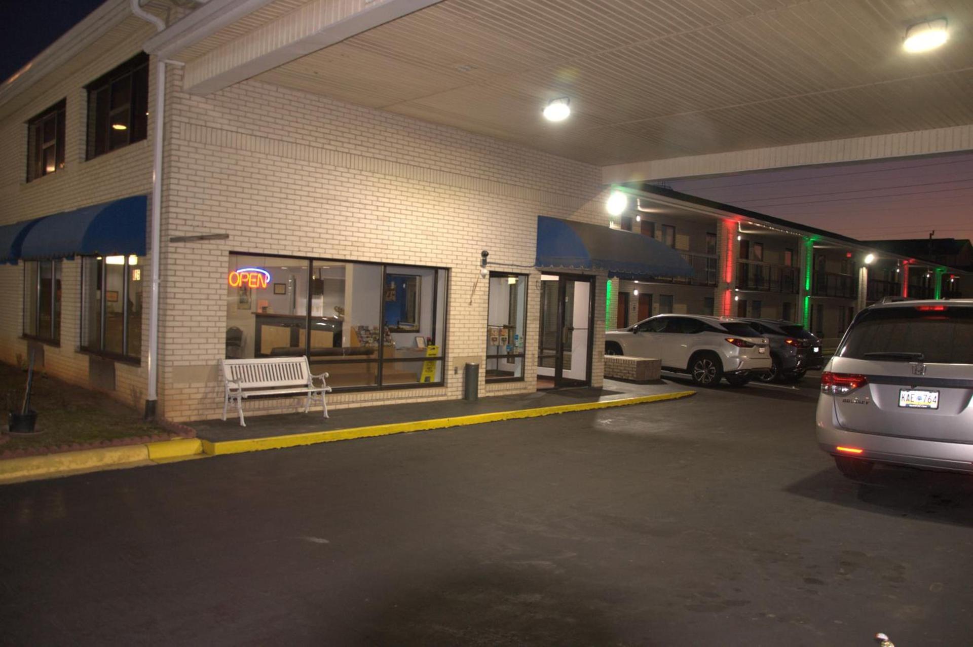 Bestway Inn photo 40