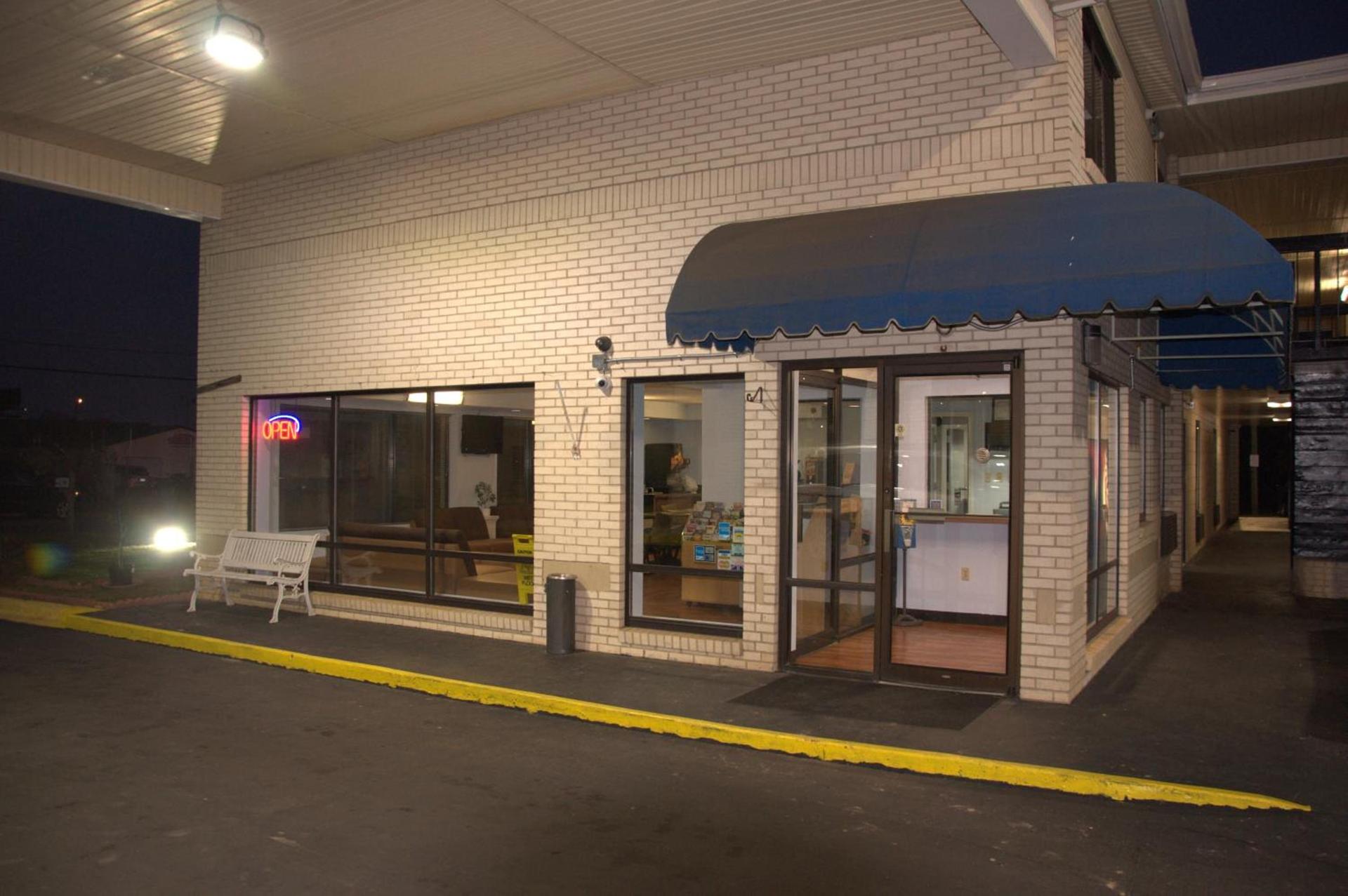 Bestway Inn photo 35