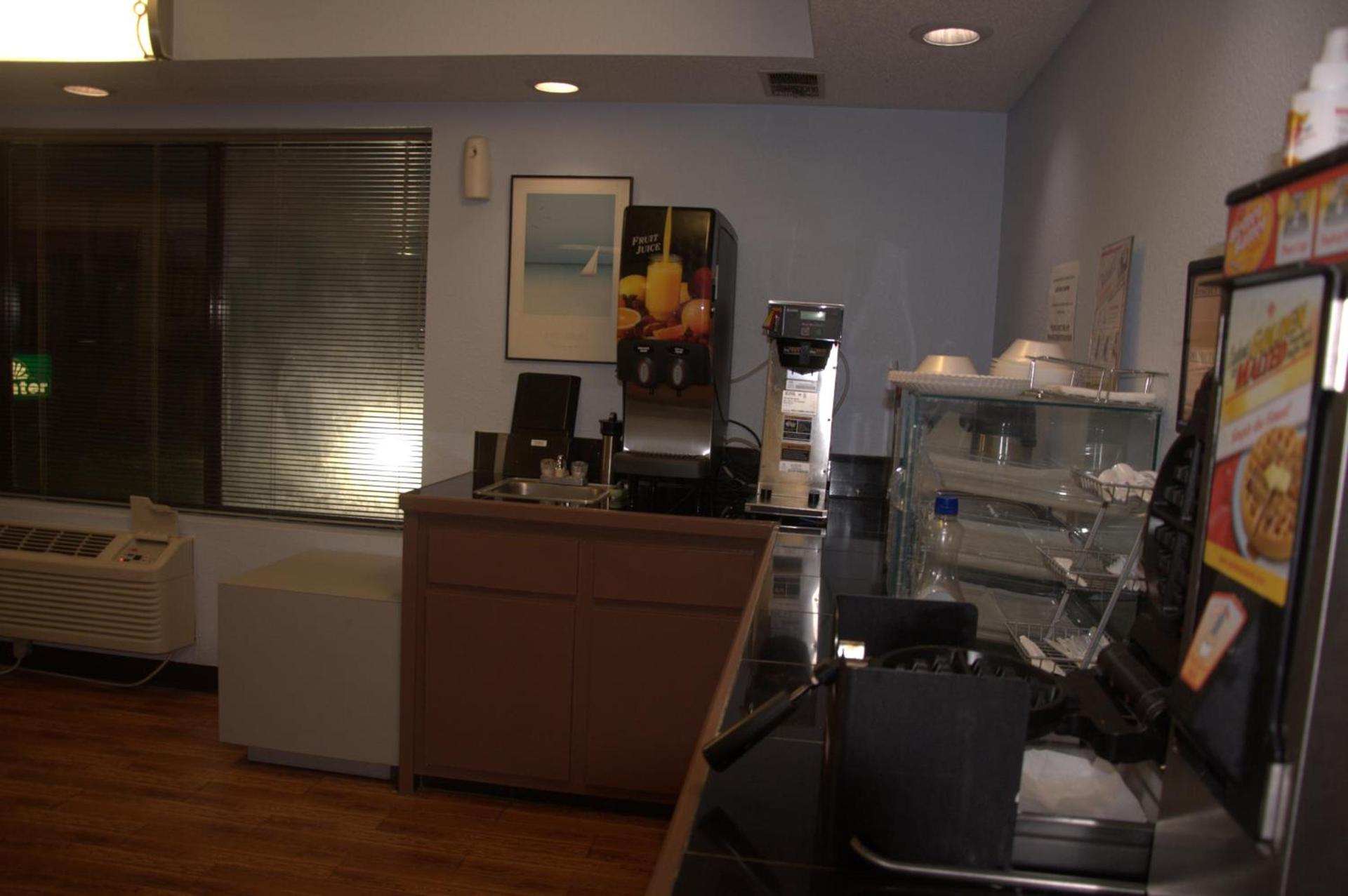 Bestway Inn photo 33