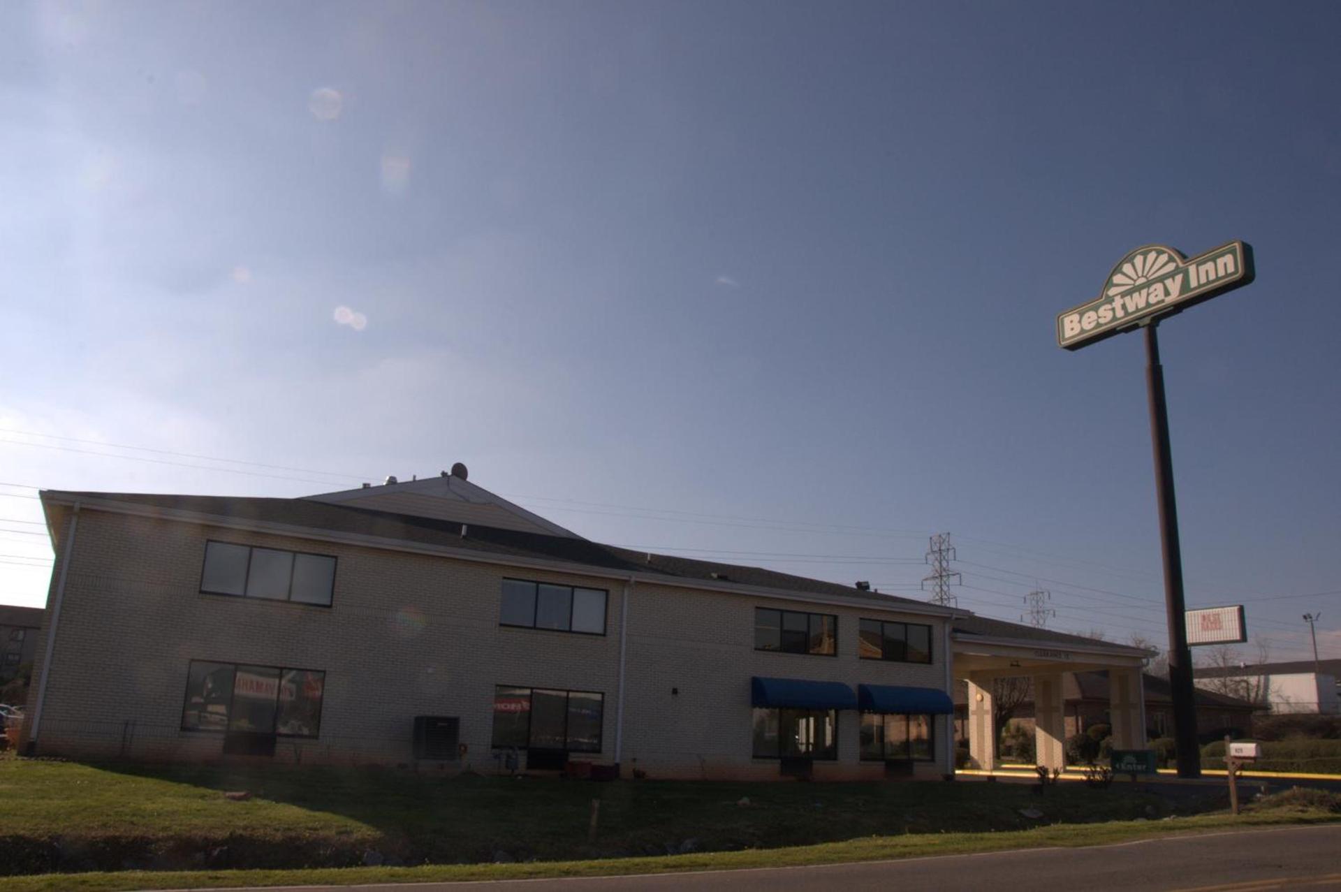 Bestway Inn photo 25