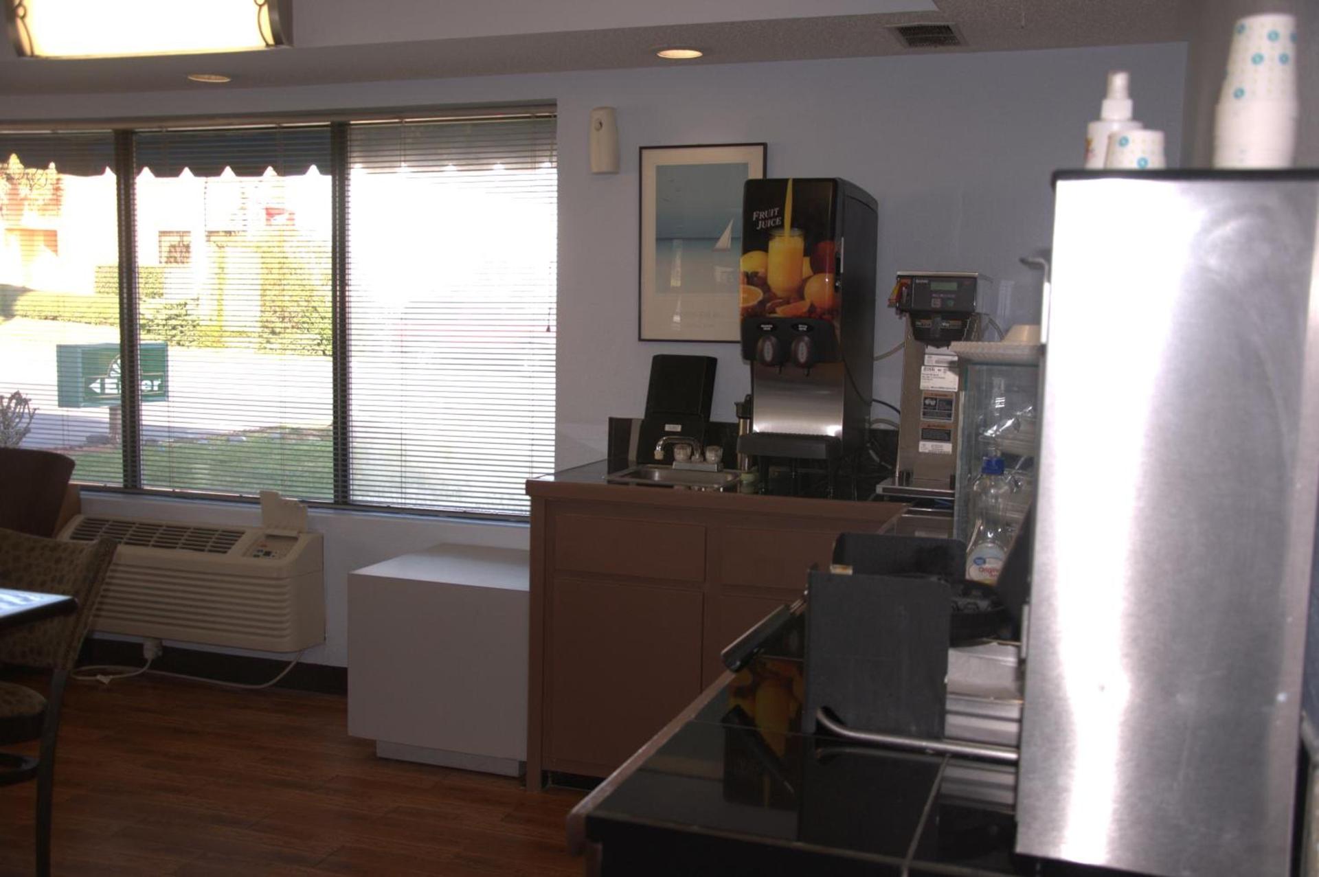 Bestway Inn photo 9