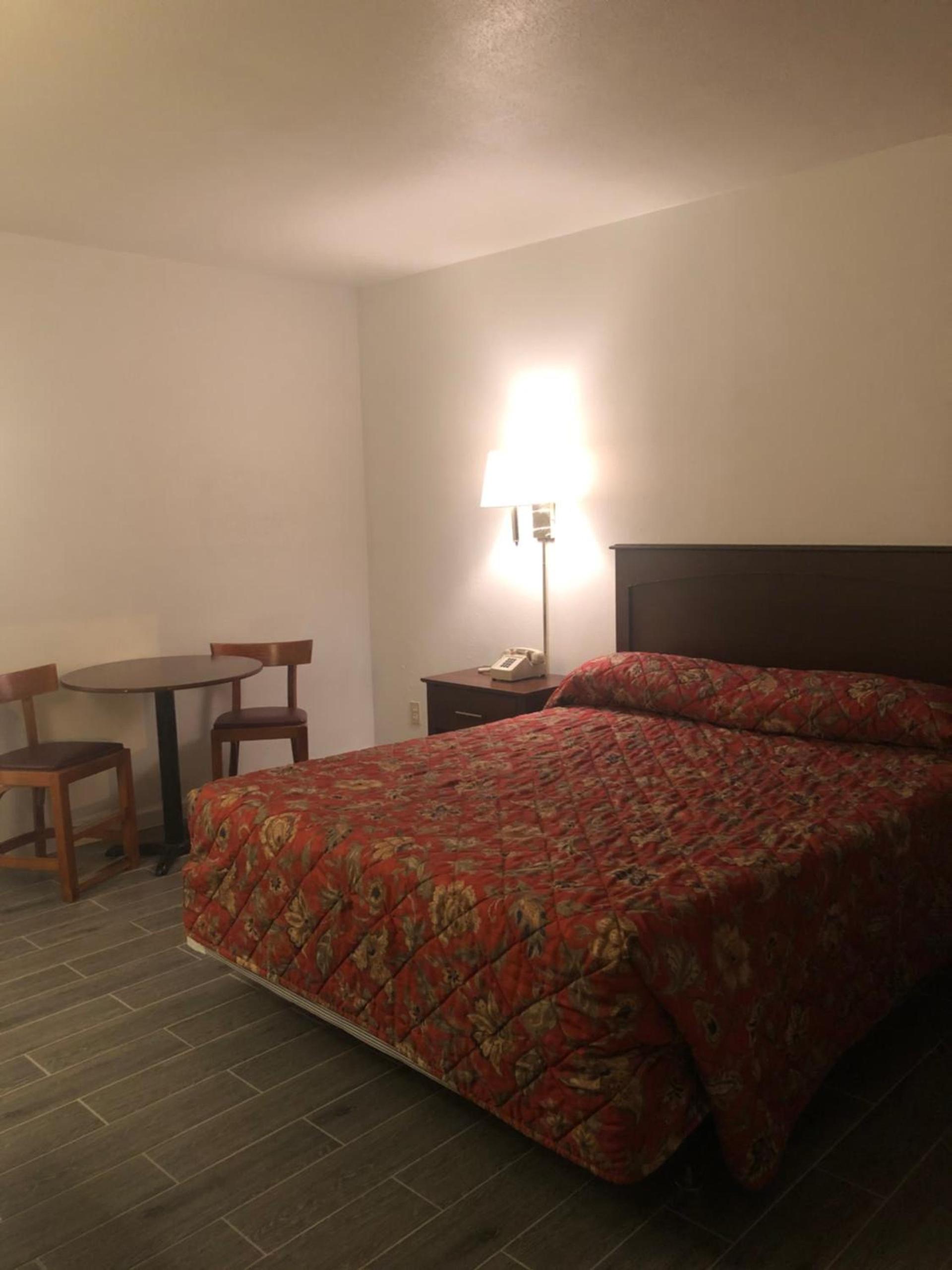 Royal Inn photo 14