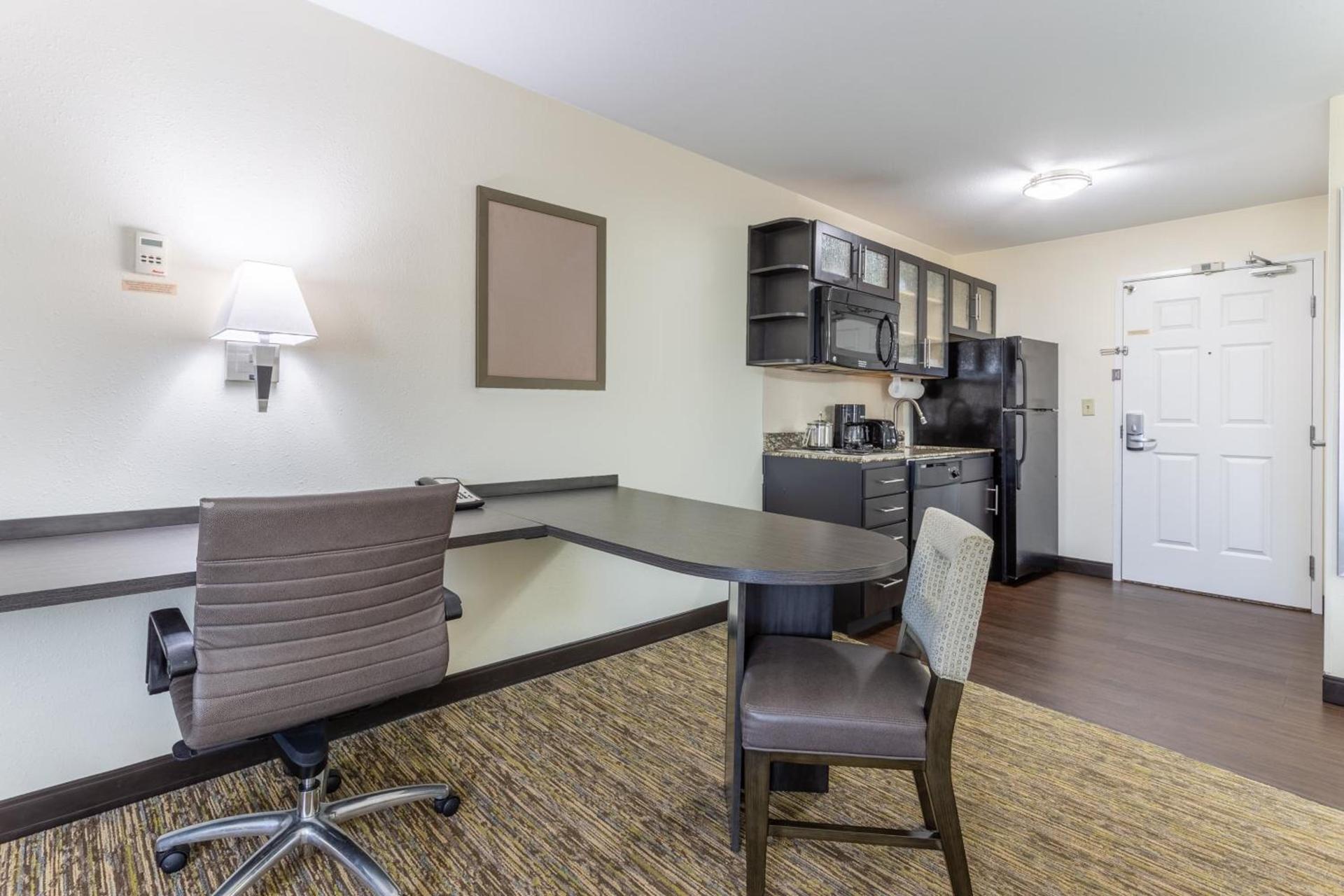 Candlewood Suites Aurora-Naperville by IHG photo 35