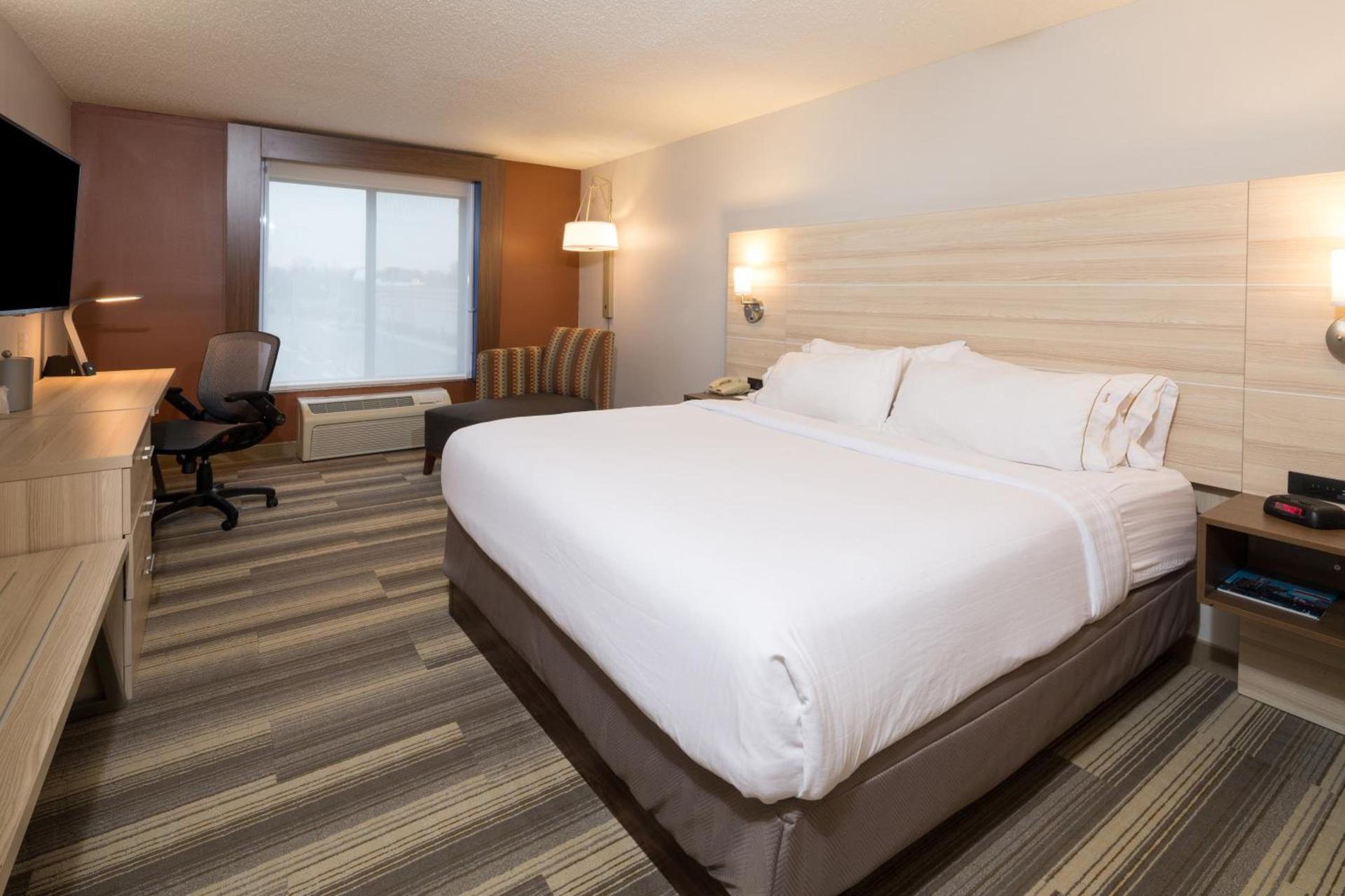Holiday Inn Express Hotel & Suites Detroit-Utica by IHG photo 38