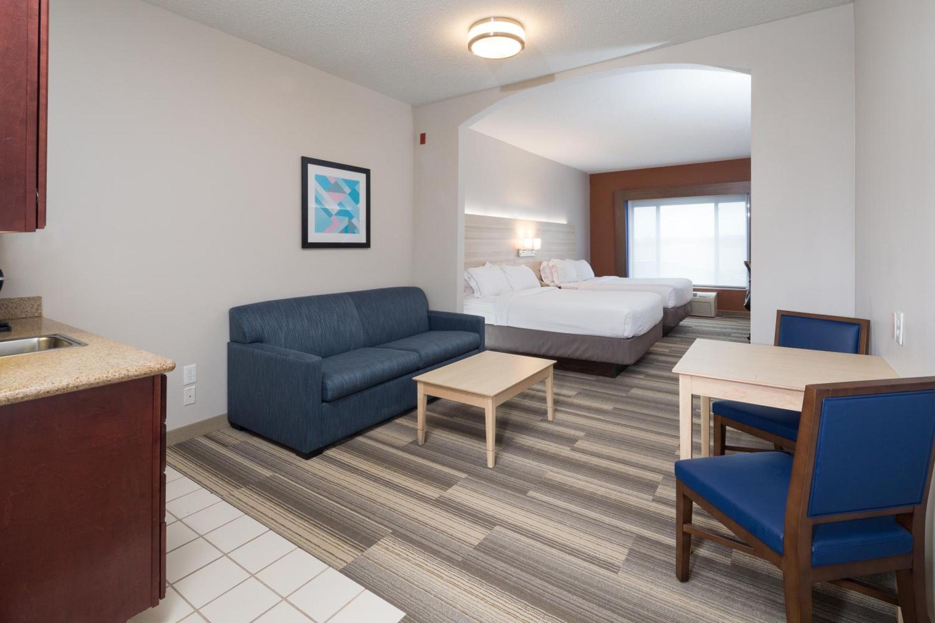 Holiday Inn Express Hotel & Suites Detroit-Utica by IHG photo 31