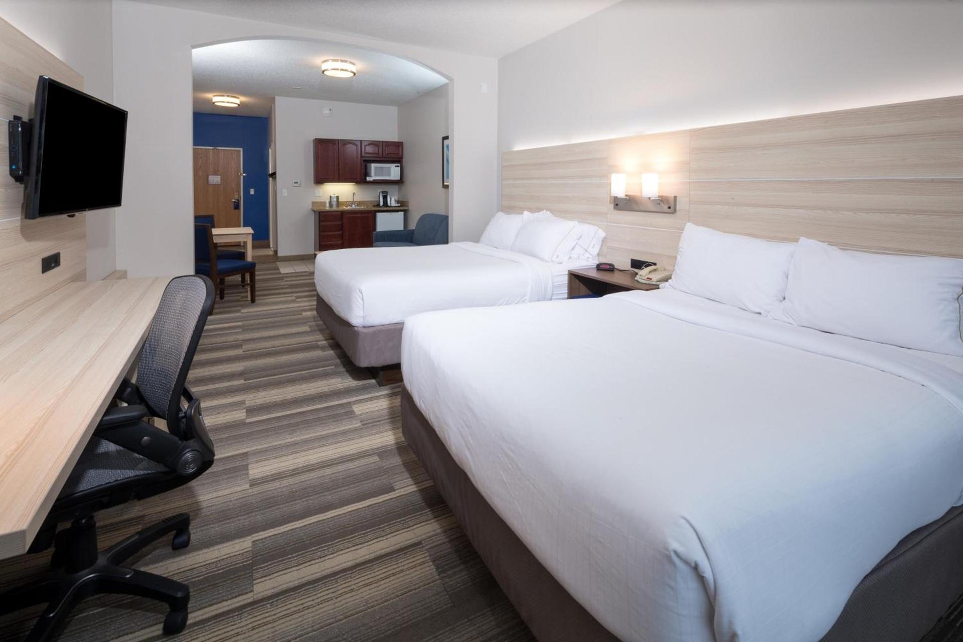 Holiday Inn Express Hotel & Suites Detroit-Utica by IHG photo 33