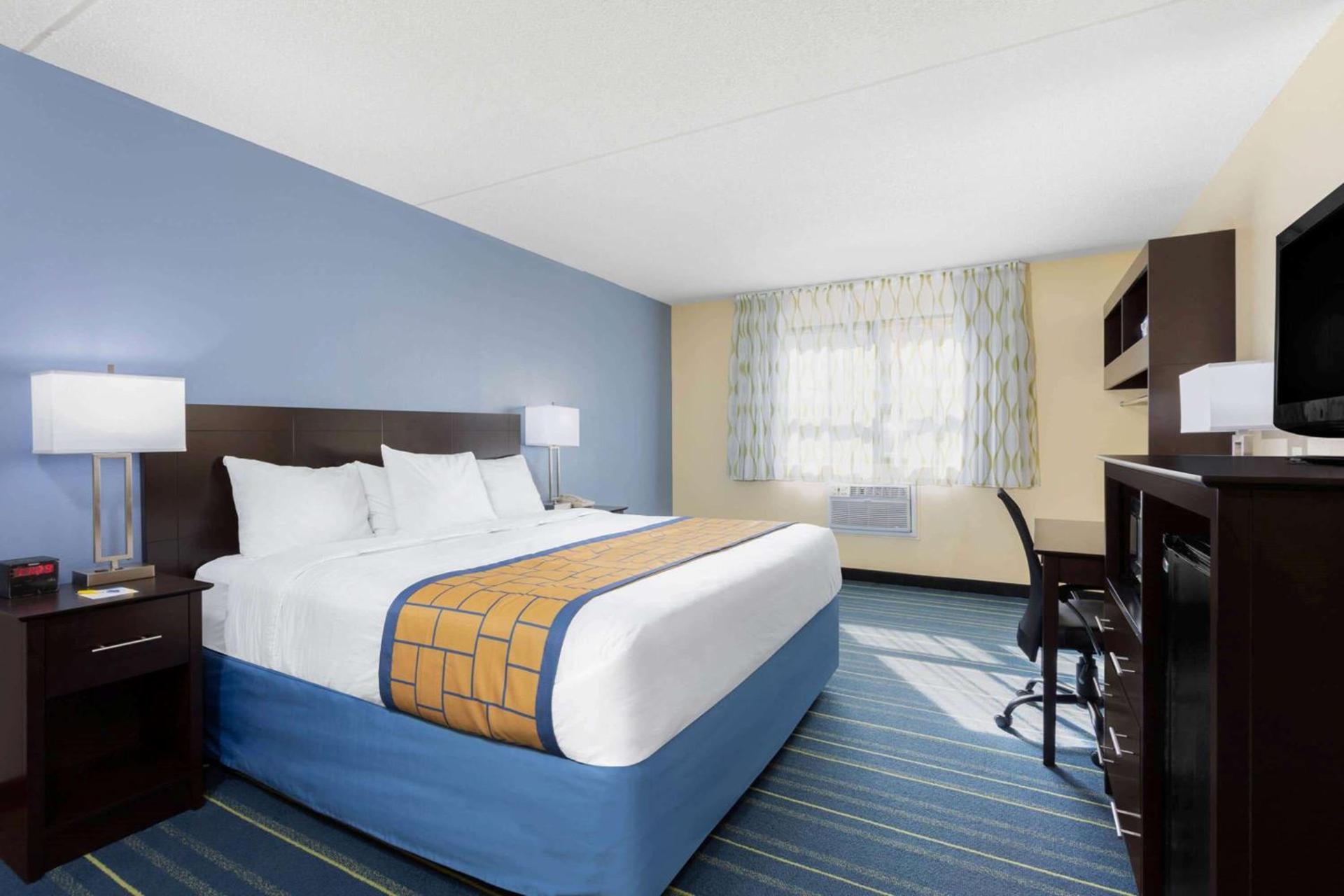 Days Inn by Wyndham Augusta photo 11
