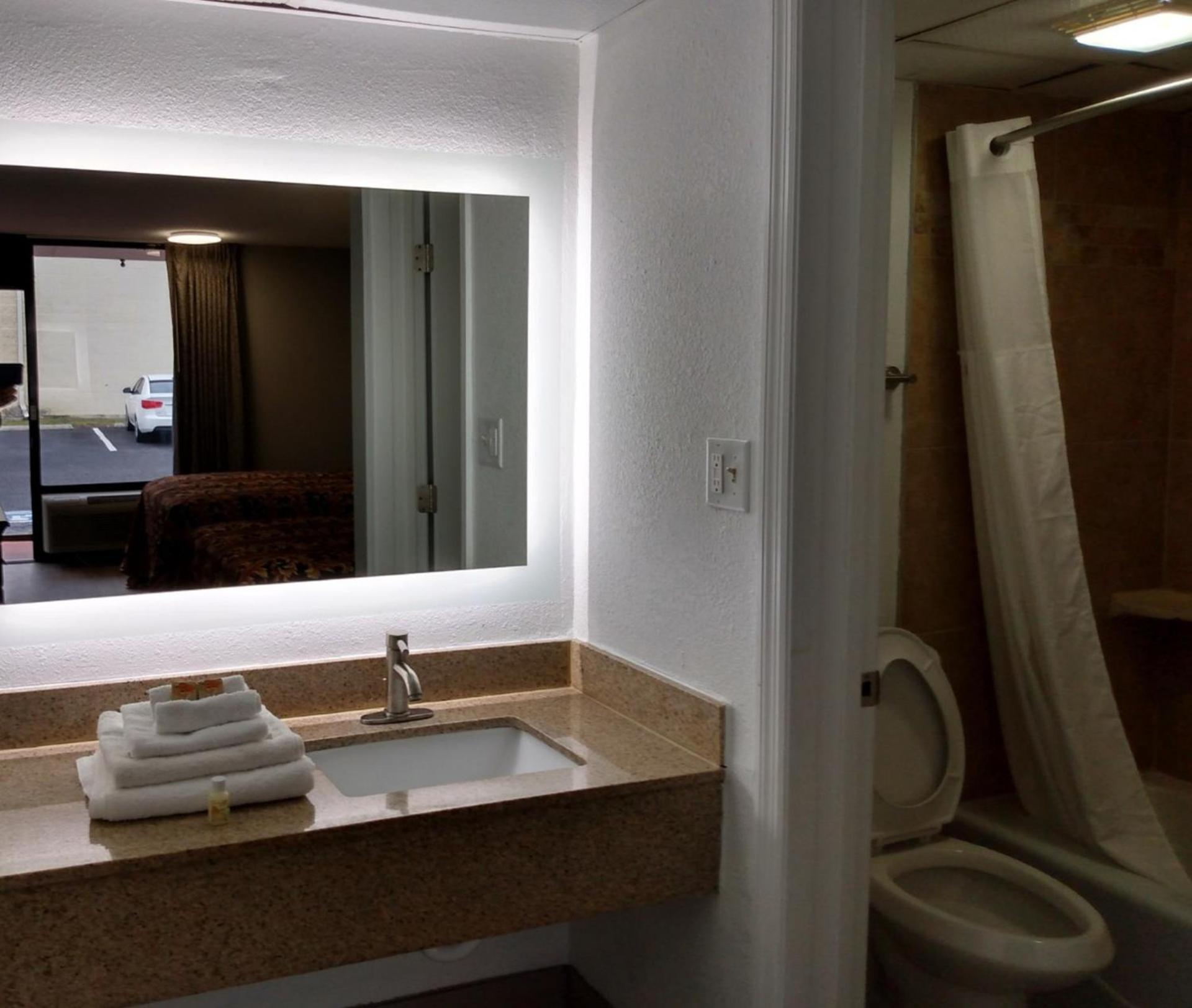 Gateway Inn Savannah photo 23