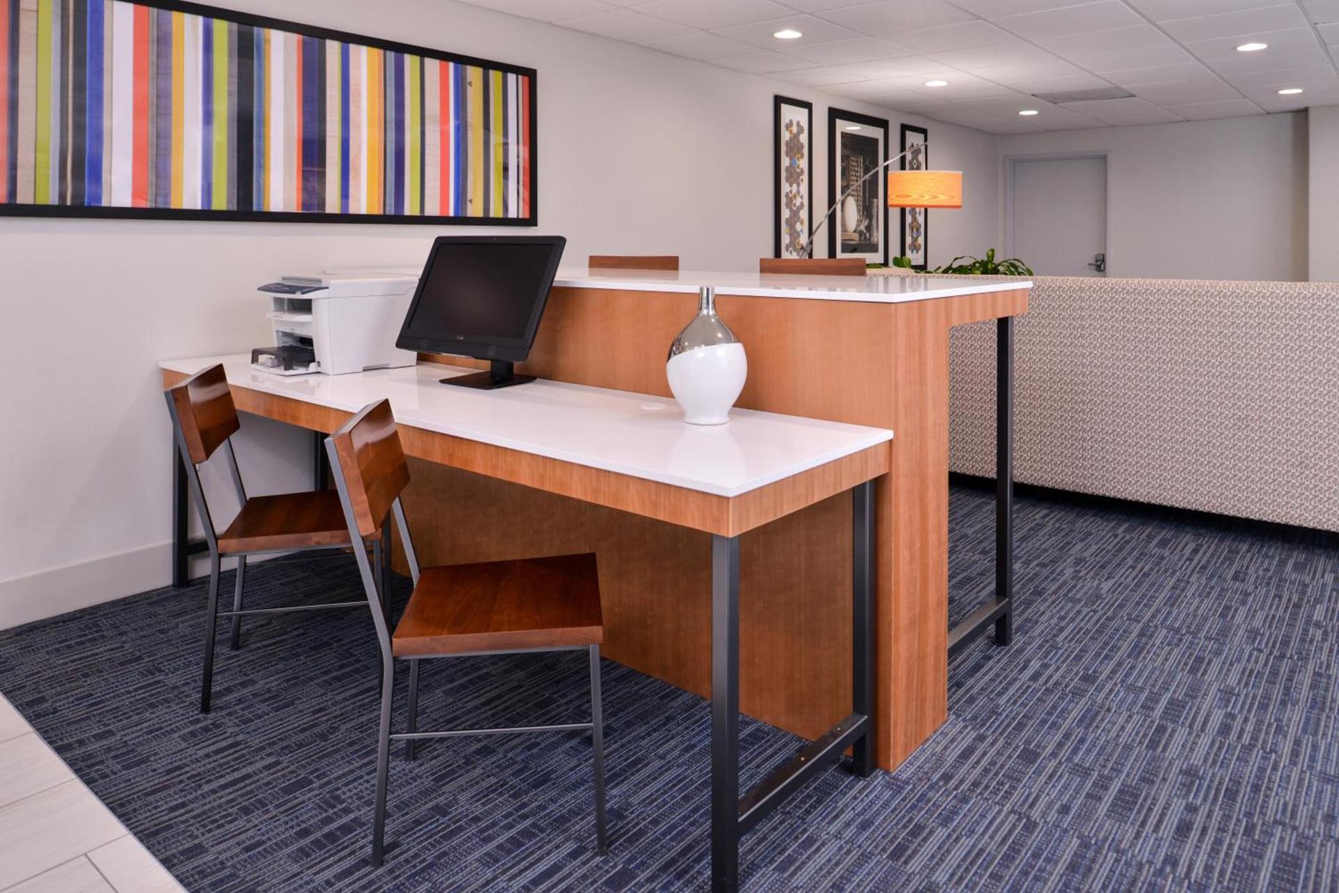 Holiday Inn Express Hotel & Suites Elgin by IHG photo 18