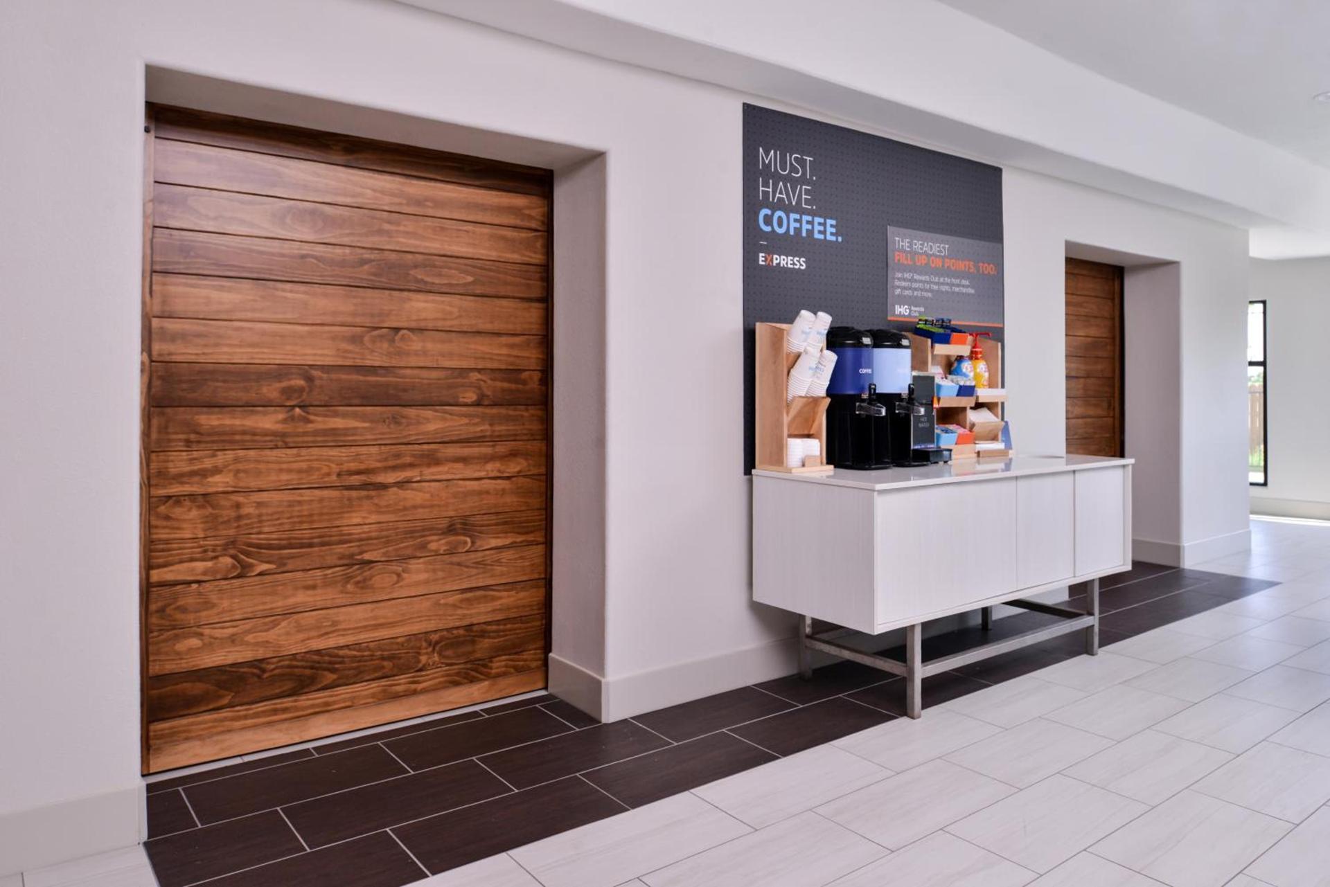 Holiday Inn Express Hotel & Suites Elgin by IHG photo 43