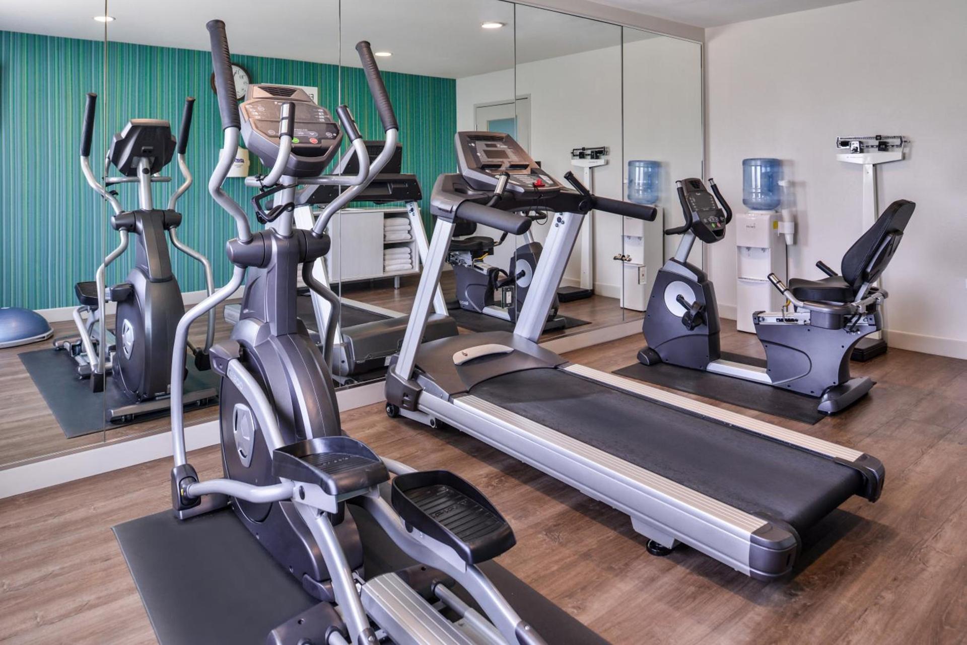 Holiday Inn Express Hotel & Suites Elgin by IHG photo 23