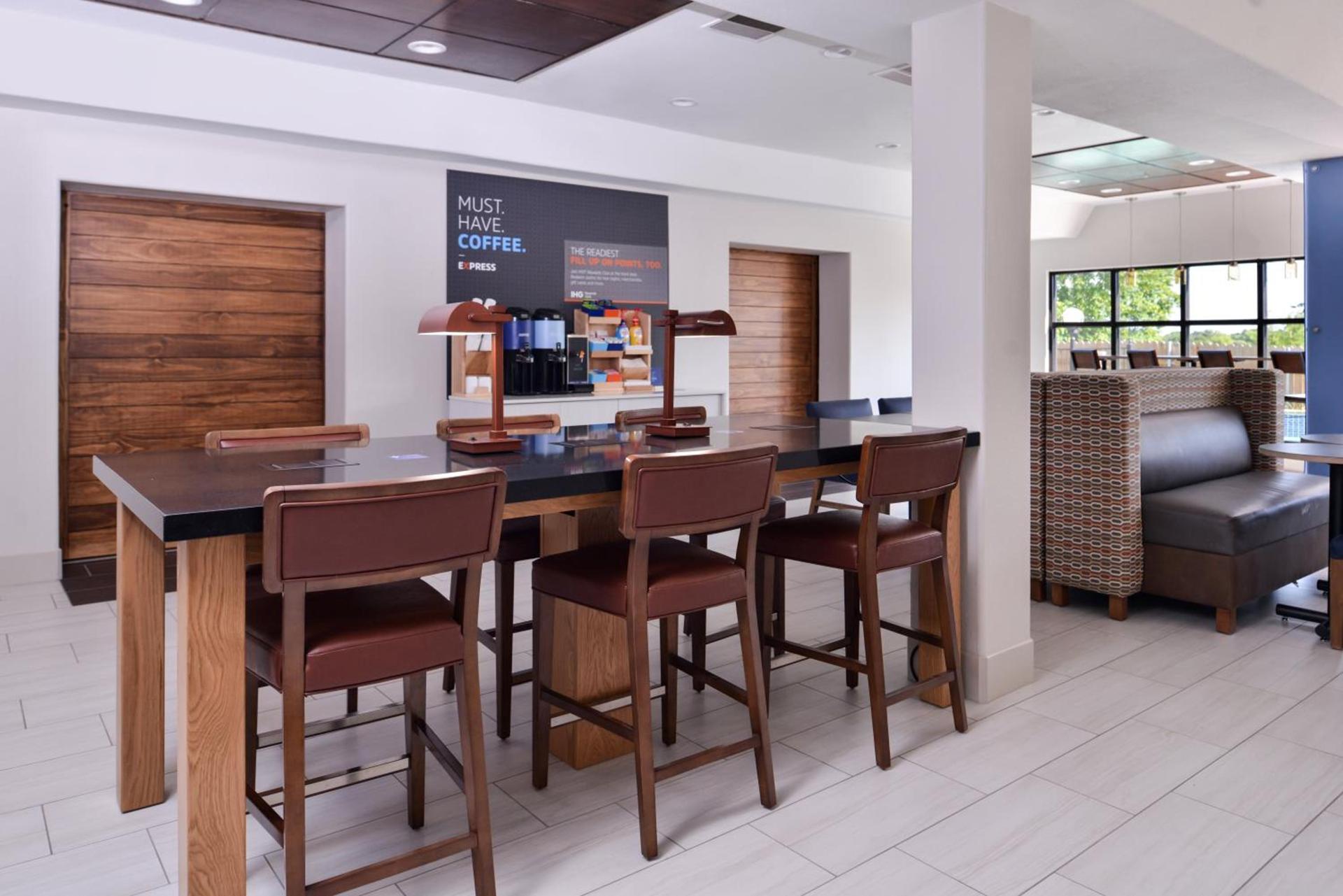 Holiday Inn Express Hotel & Suites Elgin by IHG photo 22