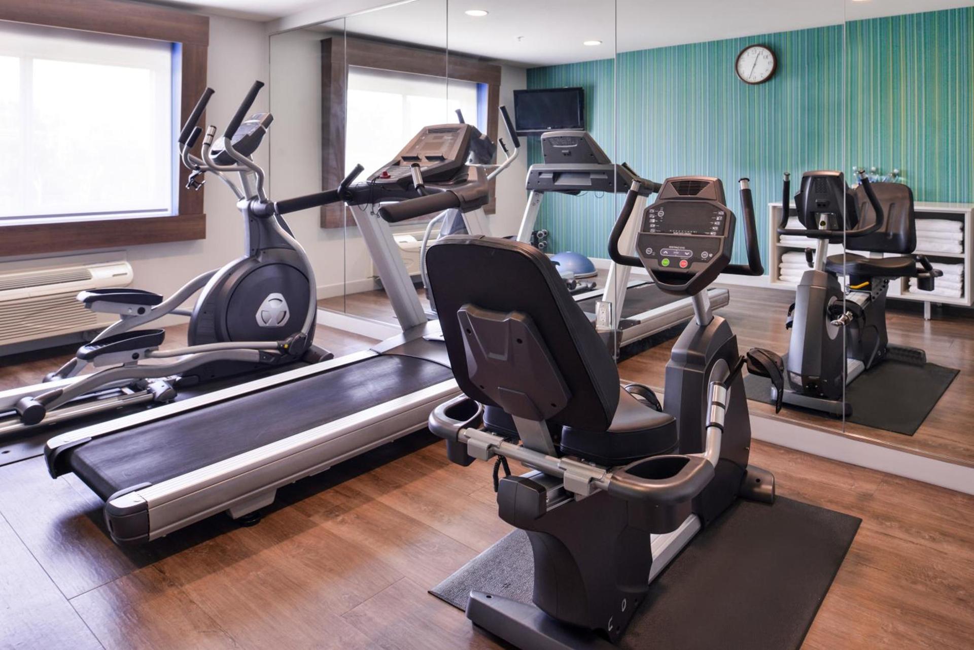Holiday Inn Express Hotel & Suites Elgin by IHG photo 17