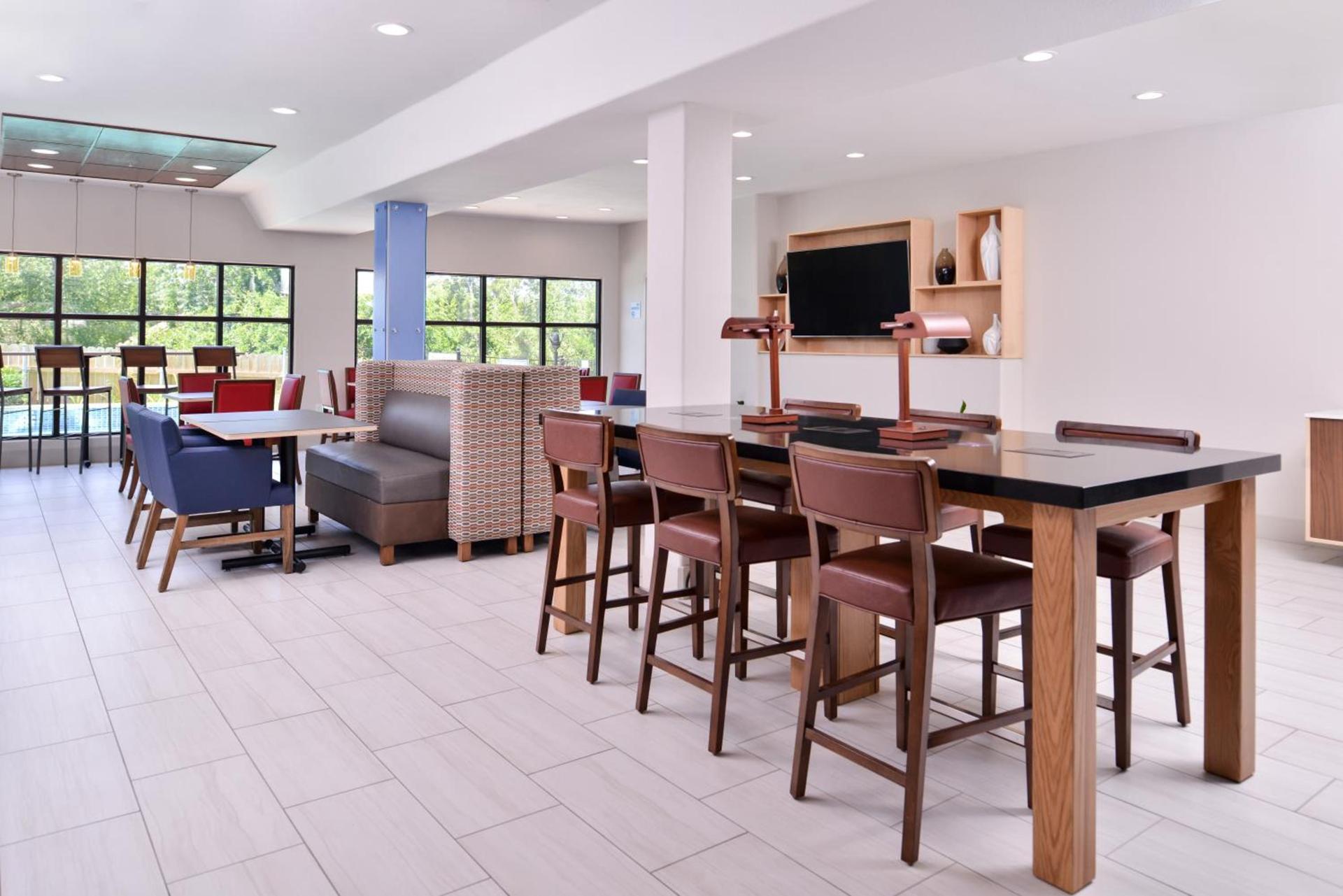 Holiday Inn Express Hotel & Suites Elgin by IHG photo 15