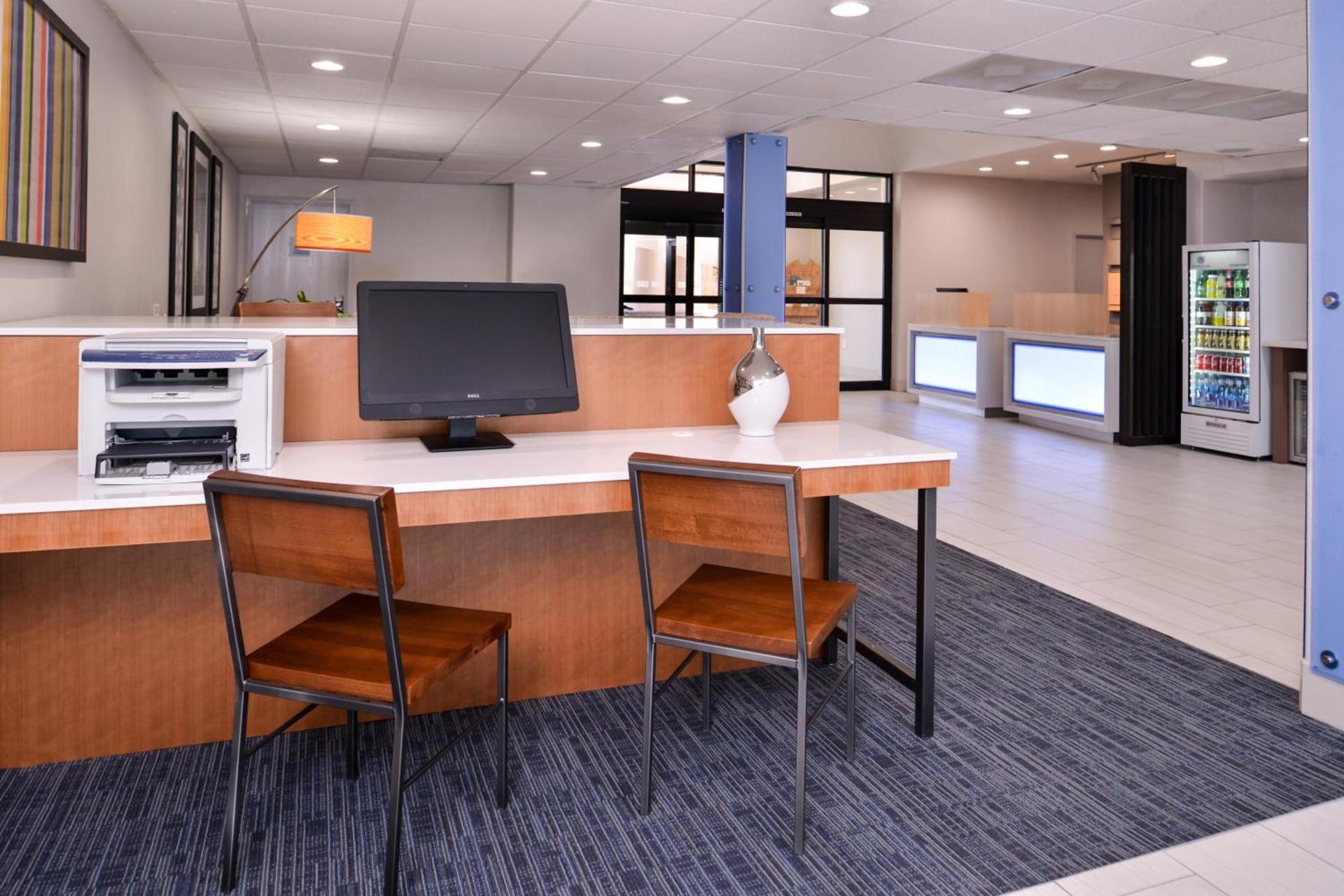 Holiday Inn Express Hotel & Suites Elgin by IHG photo 16