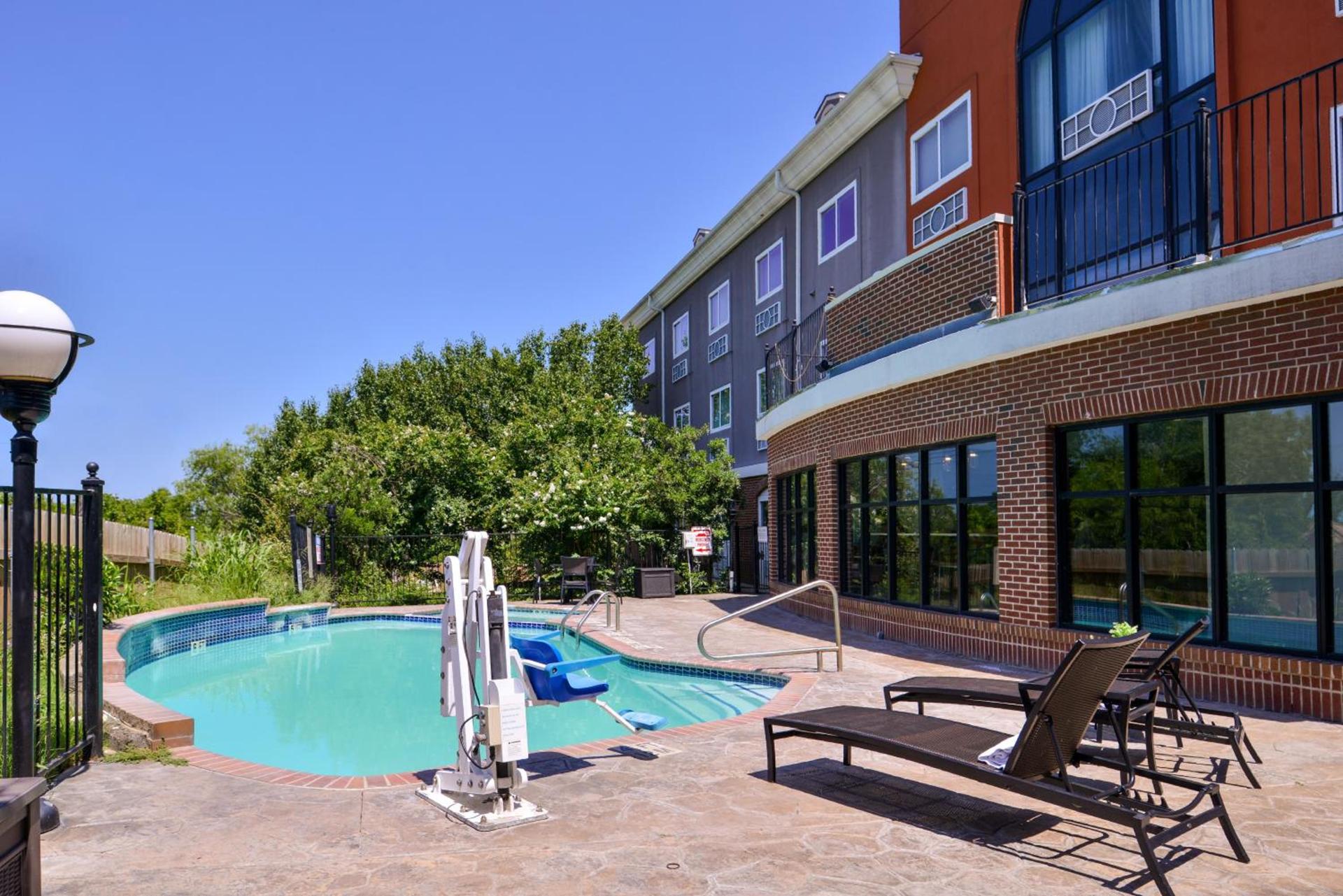 Holiday Inn Express Hotel & Suites Elgin by IHG photo 41