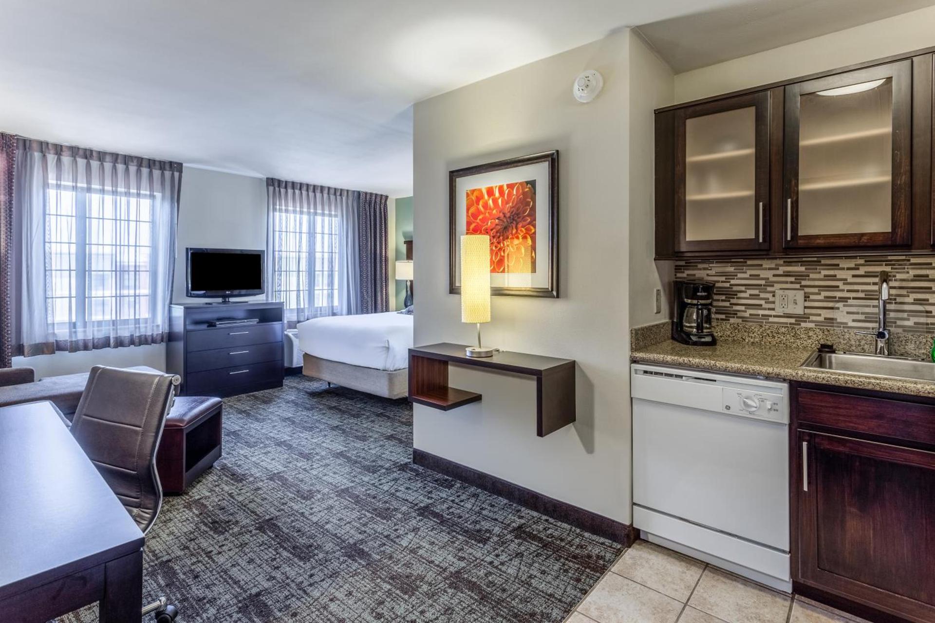 Staybridge Suites Davenport by IHG photo 8