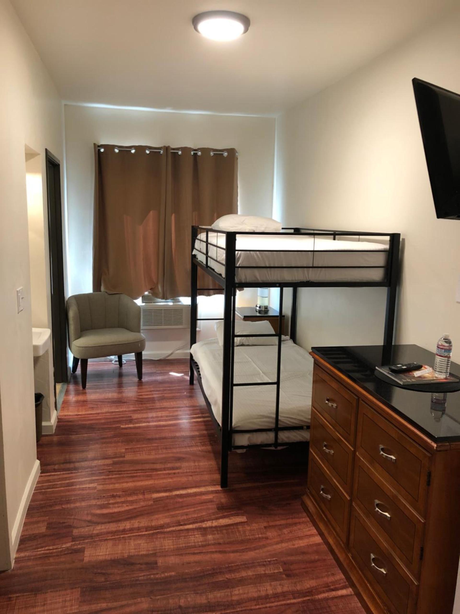 Anchor Pointe Inn photo 49