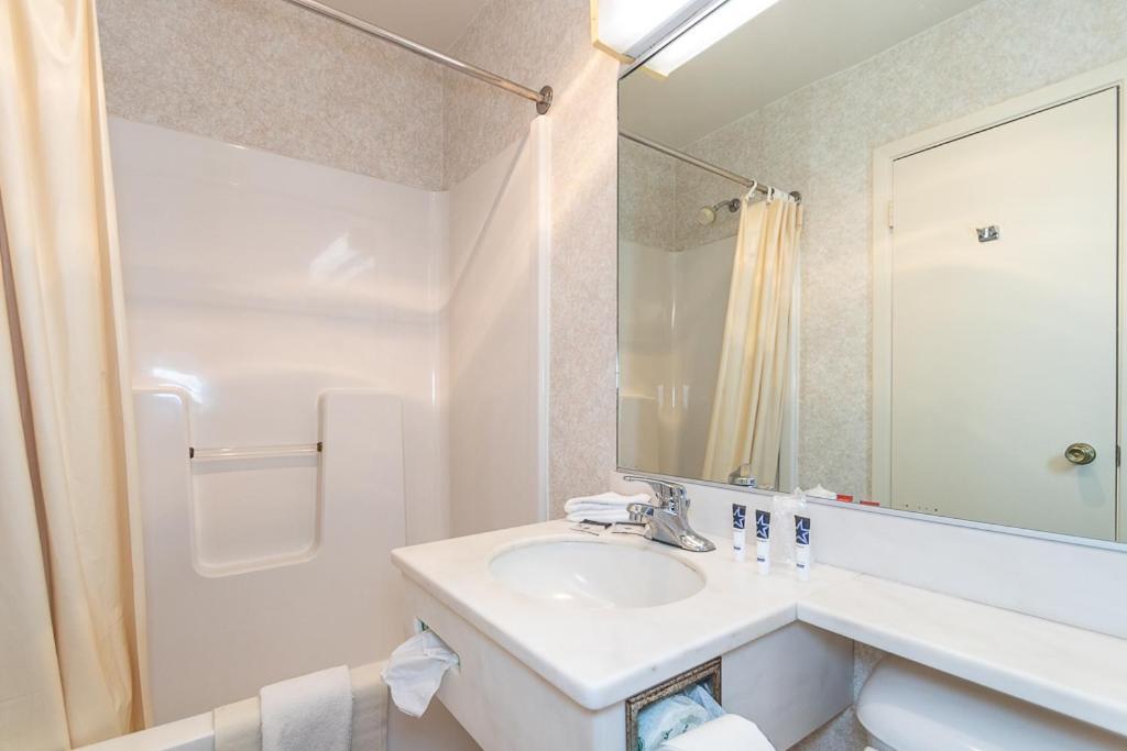 Americas Best Value Inn Ashtabula/Austinburg photo 12