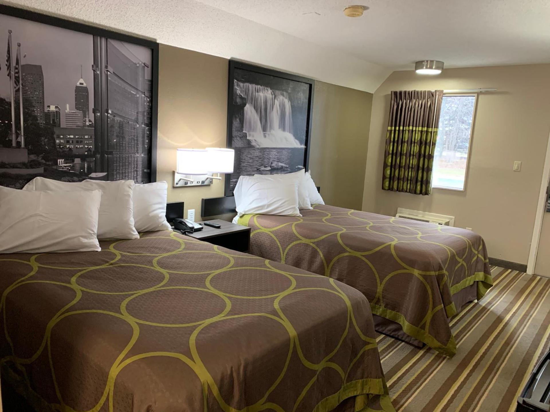 Super 8 by Wyndham Brownsburg photo 21