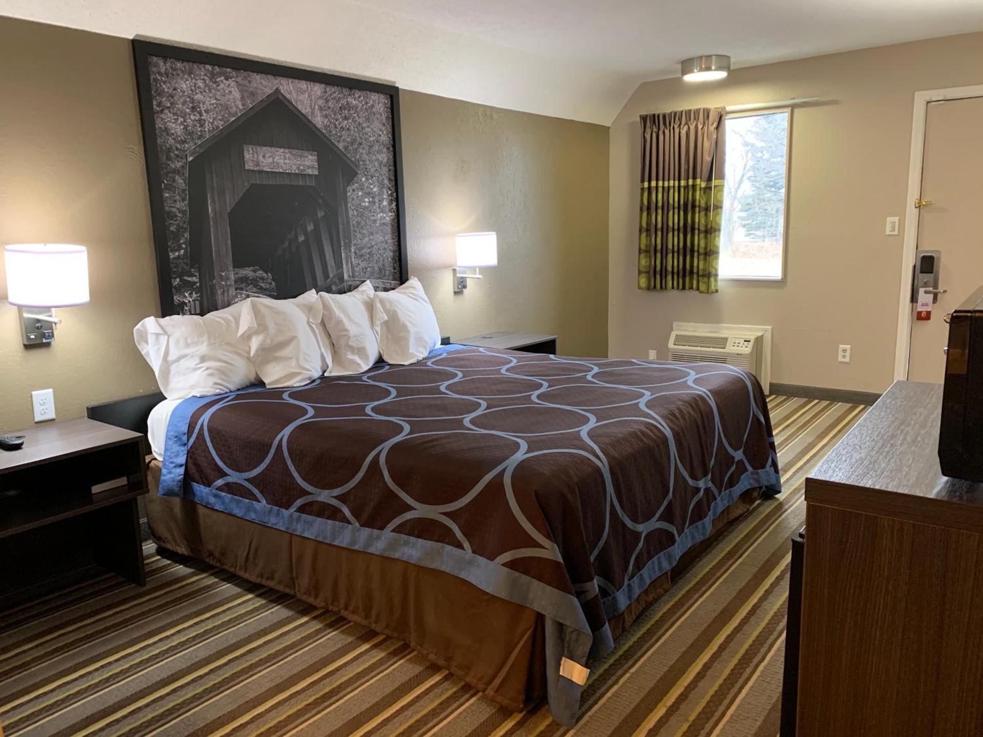 Super 8 by Wyndham Brownsburg photo 7