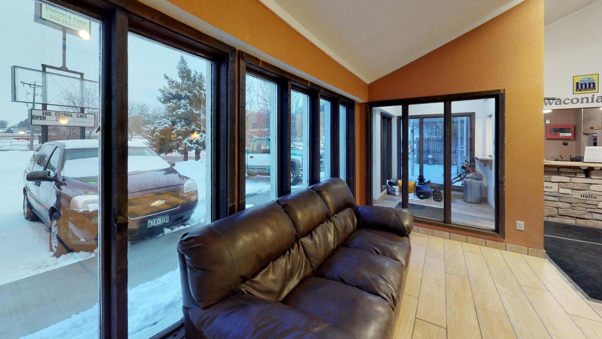 Waconia Inn and Suites photo 6