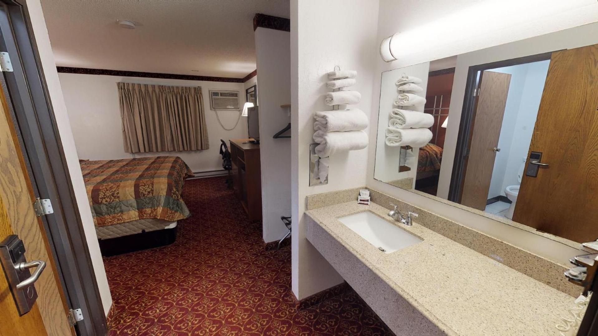 Waconia Inn and Suites photo 3