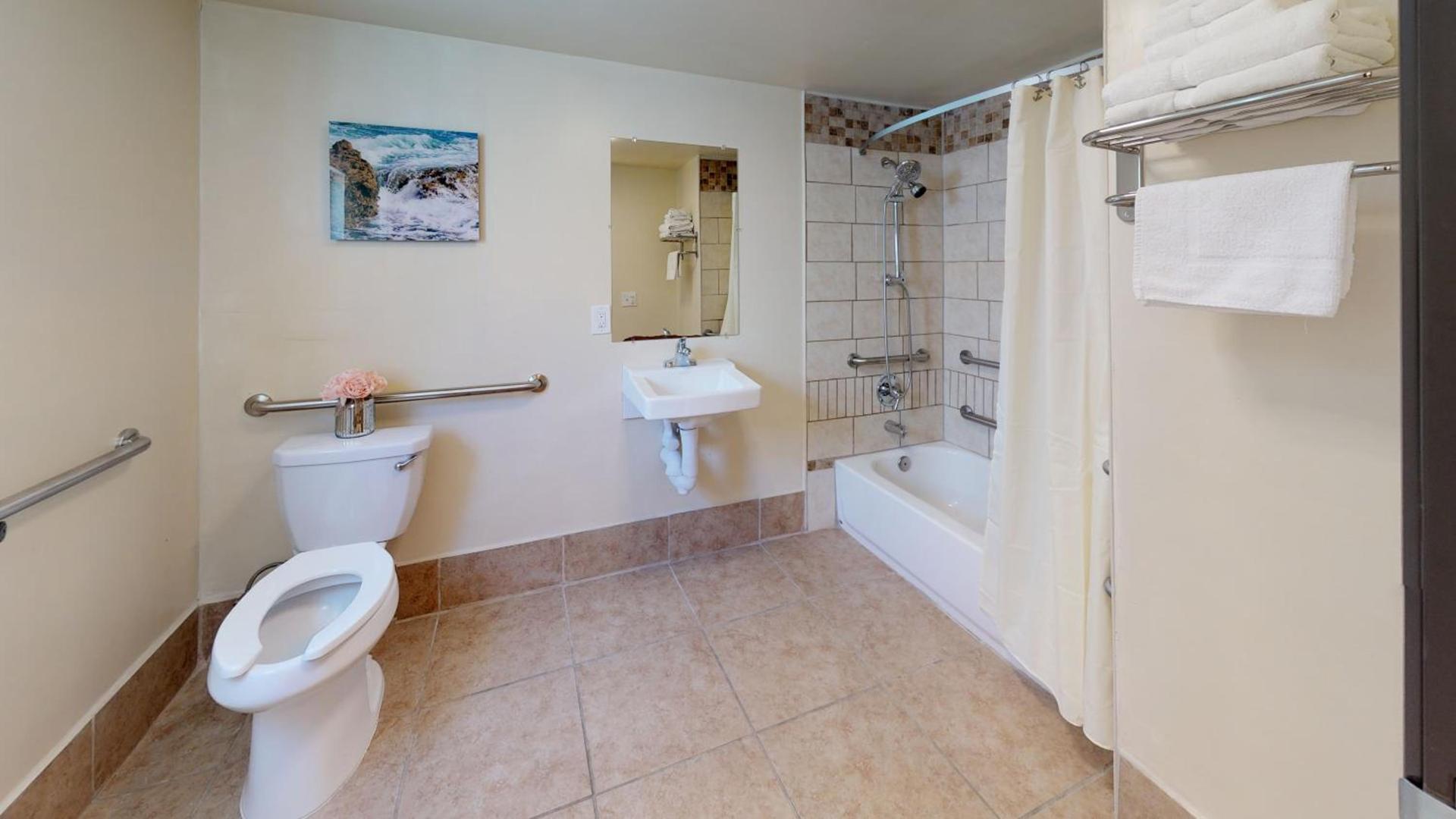 Anchor Pointe Inn photo 46