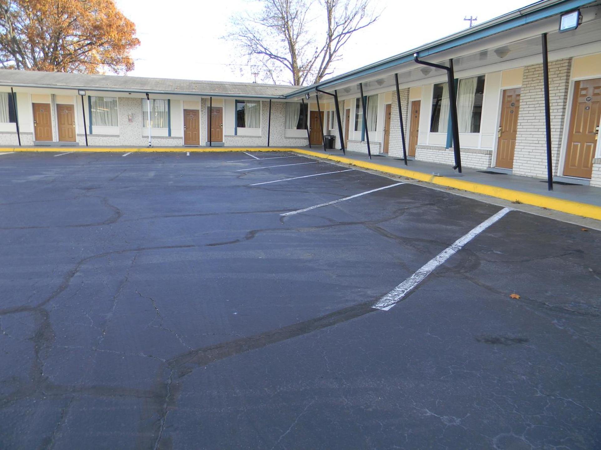 Fairfax Motel photo 2