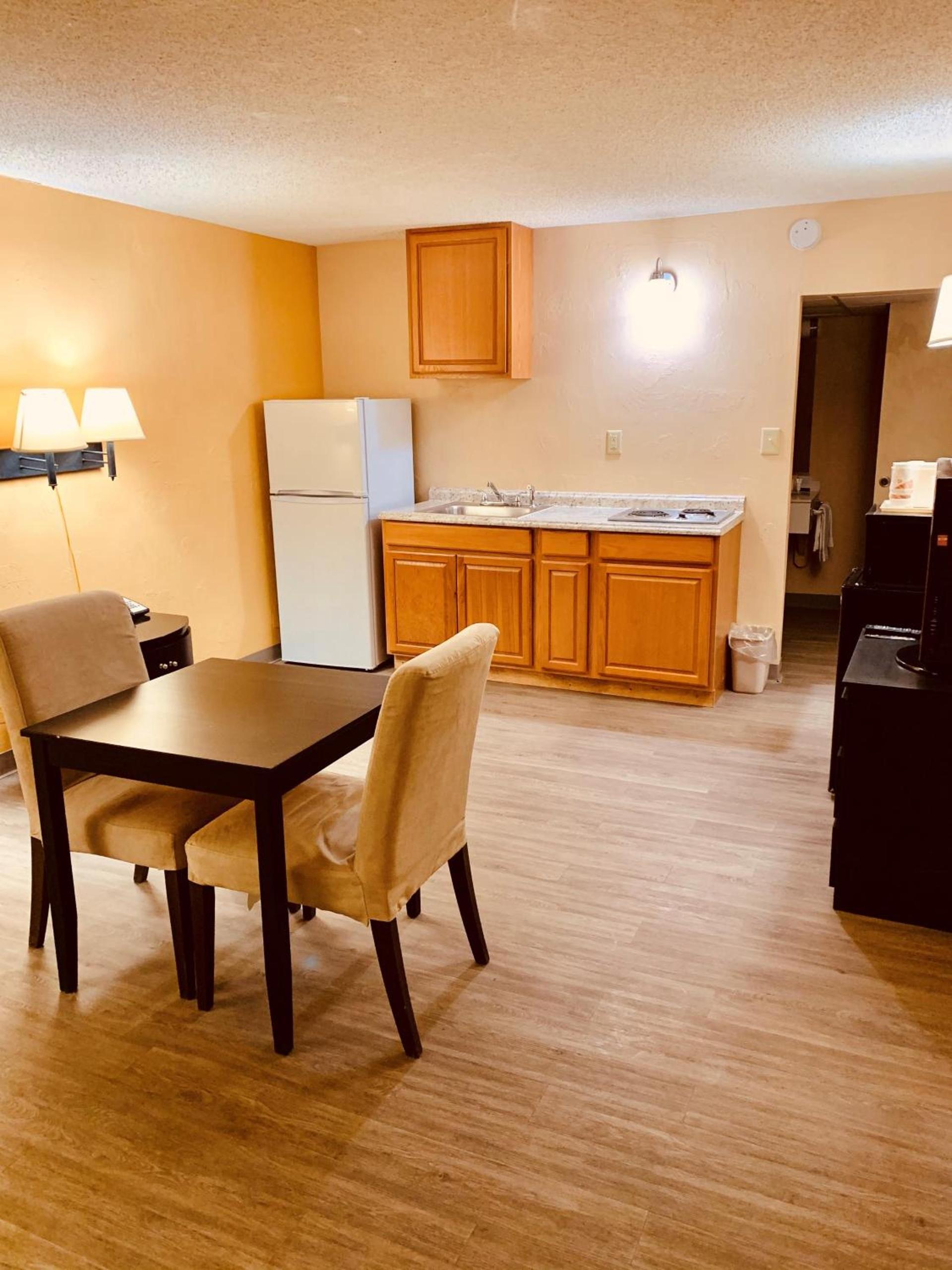 Baymont by Wyndham Front Royal Near Shenandoah National Park photo 47