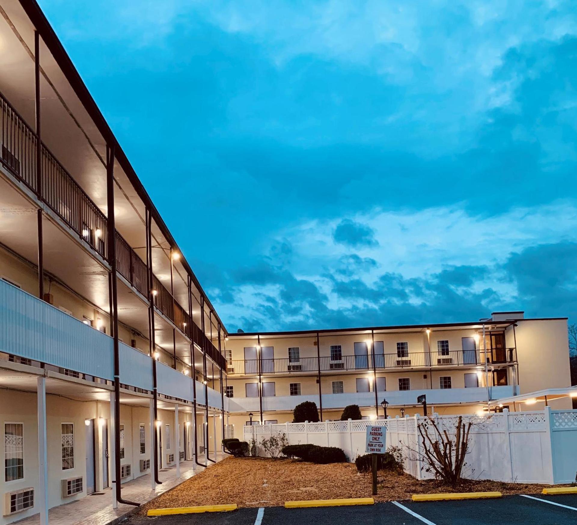 Baymont by Wyndham Front Royal Near Shenandoah National Park photo 51